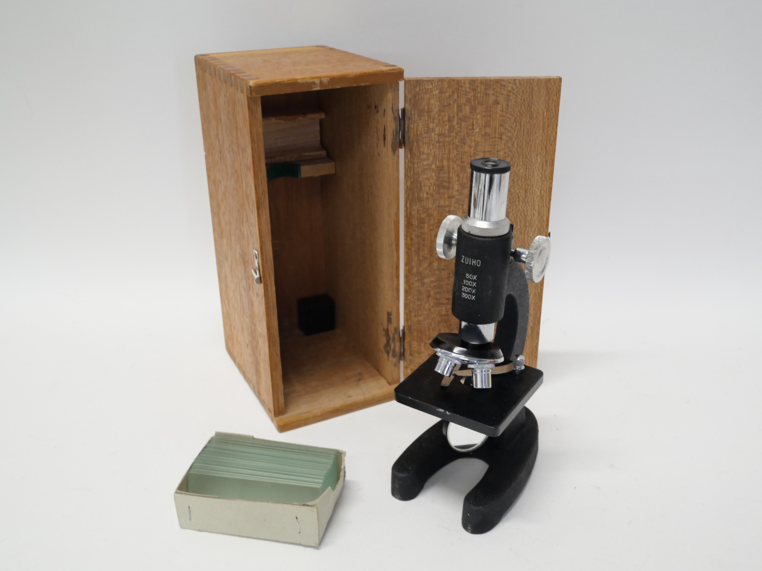 Mikroskooppi - Huutokauppa Ekman