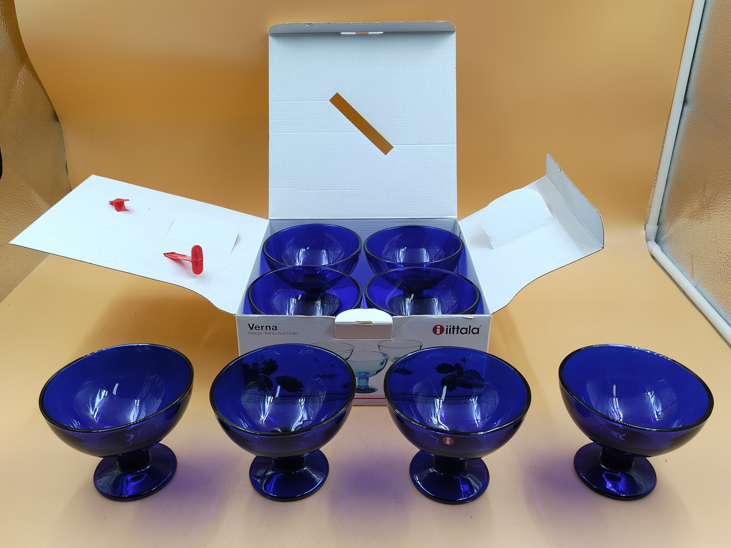 Kerttu Nurminen - Huutokauppa Ekman