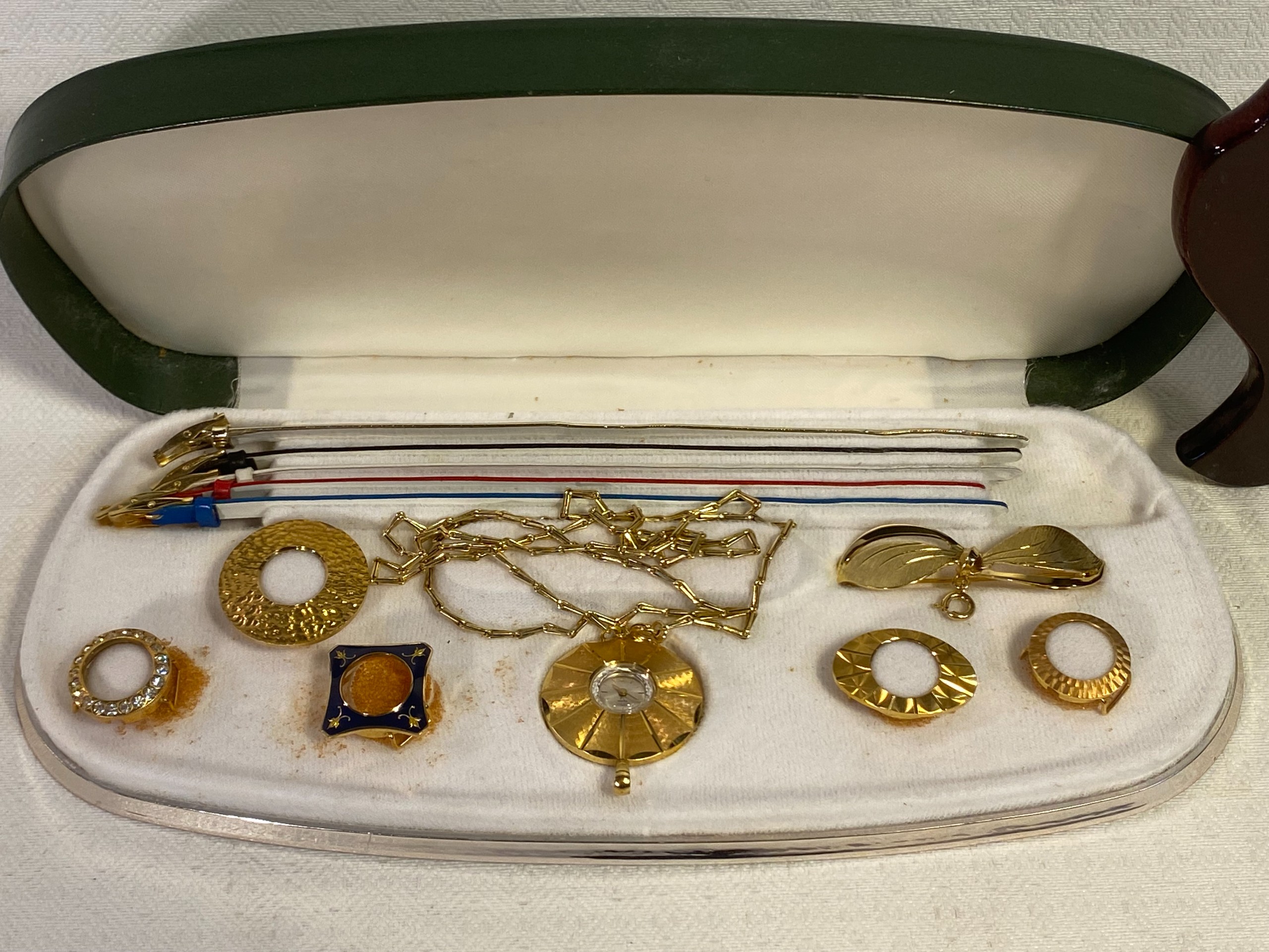 Korut ja kello - Huutokauppa Ekman