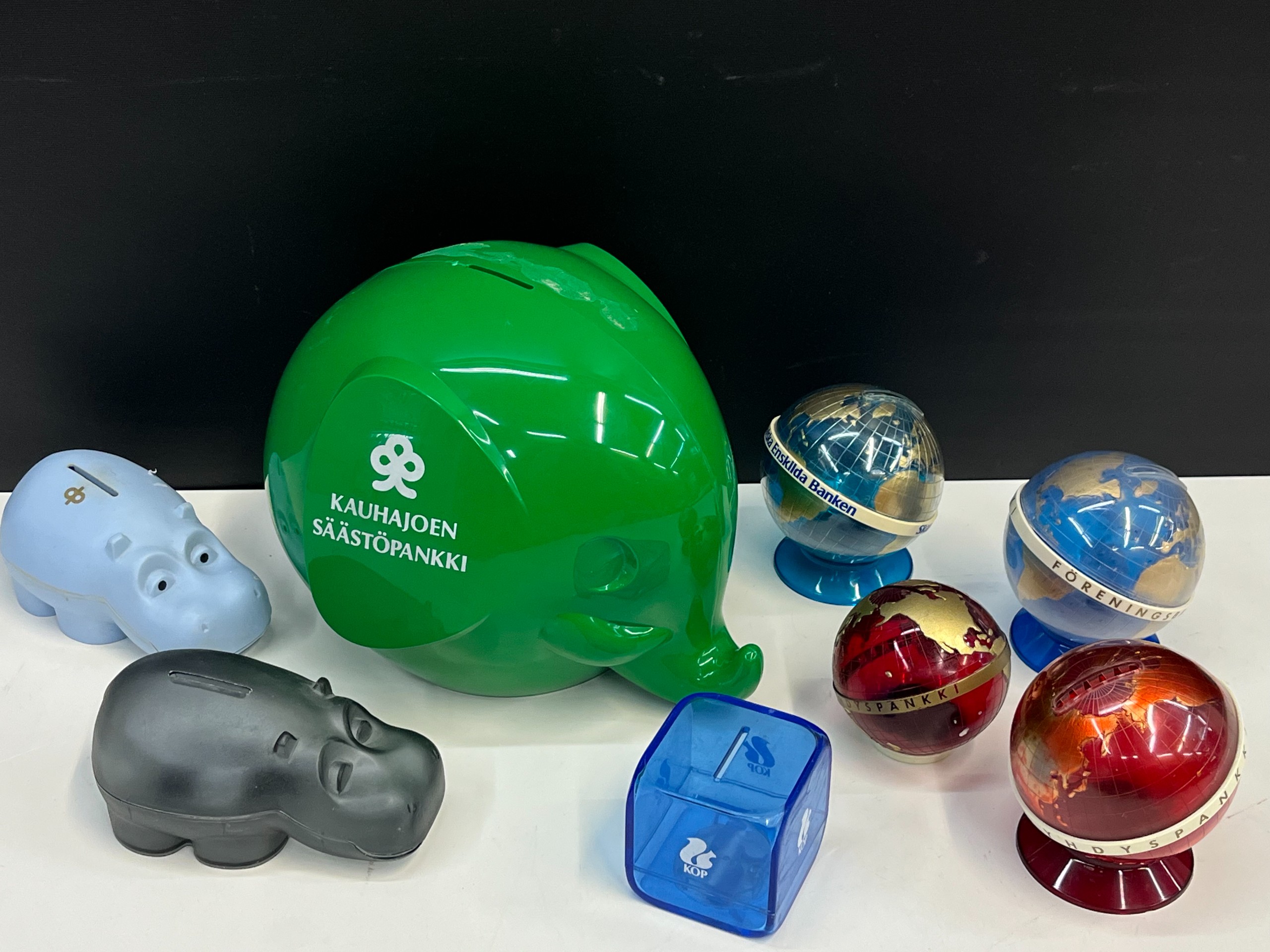 Säästölippaat - Huutokauppa Ekman