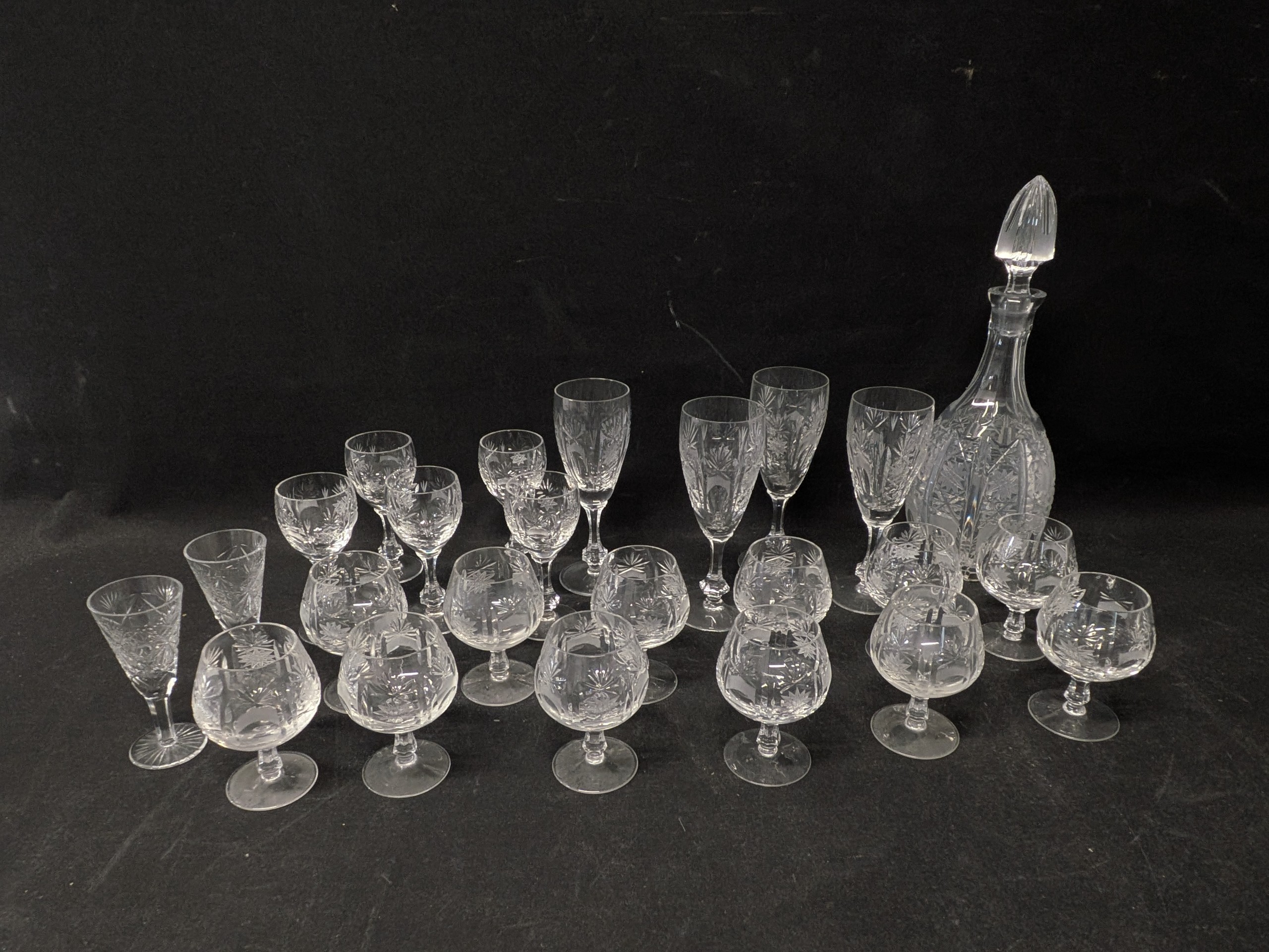 Karahvi ja lasit - Huutokauppa Ekman