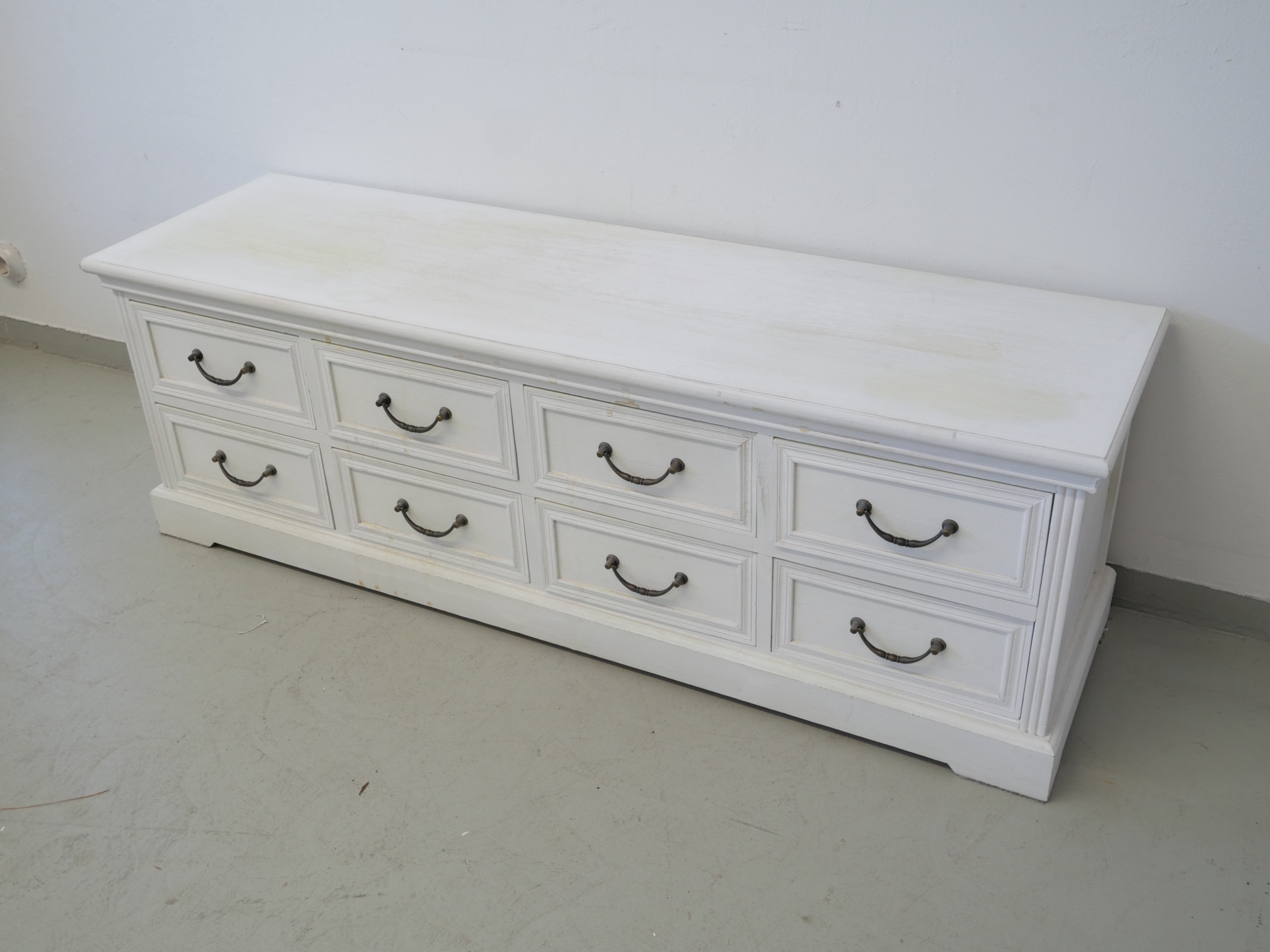 *Laatikosto - Huutokauppa Ekman