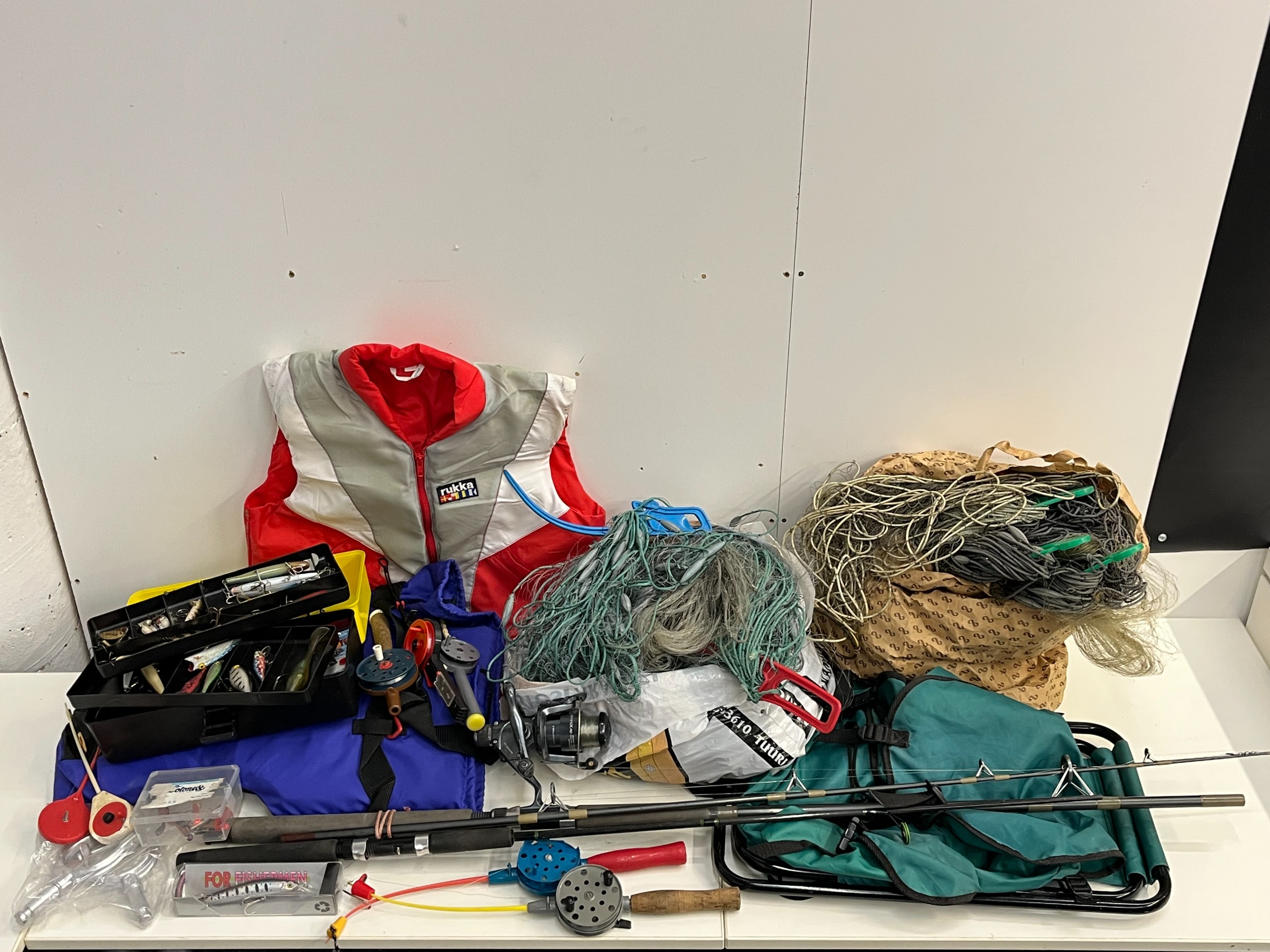 Kalastajan tarvikkeet - Huutokauppa Ekman