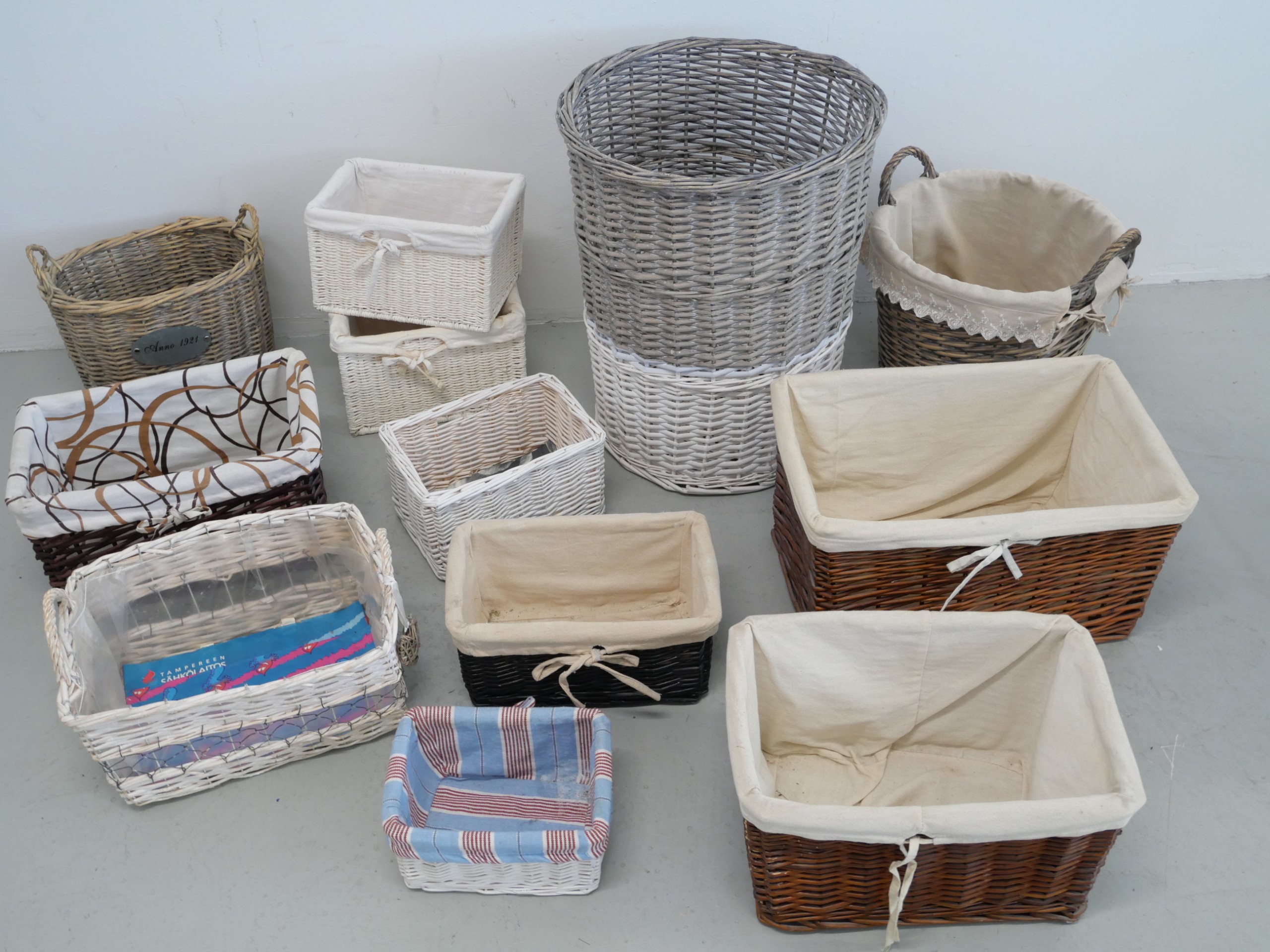 *Korit - Huutokauppa Ekman