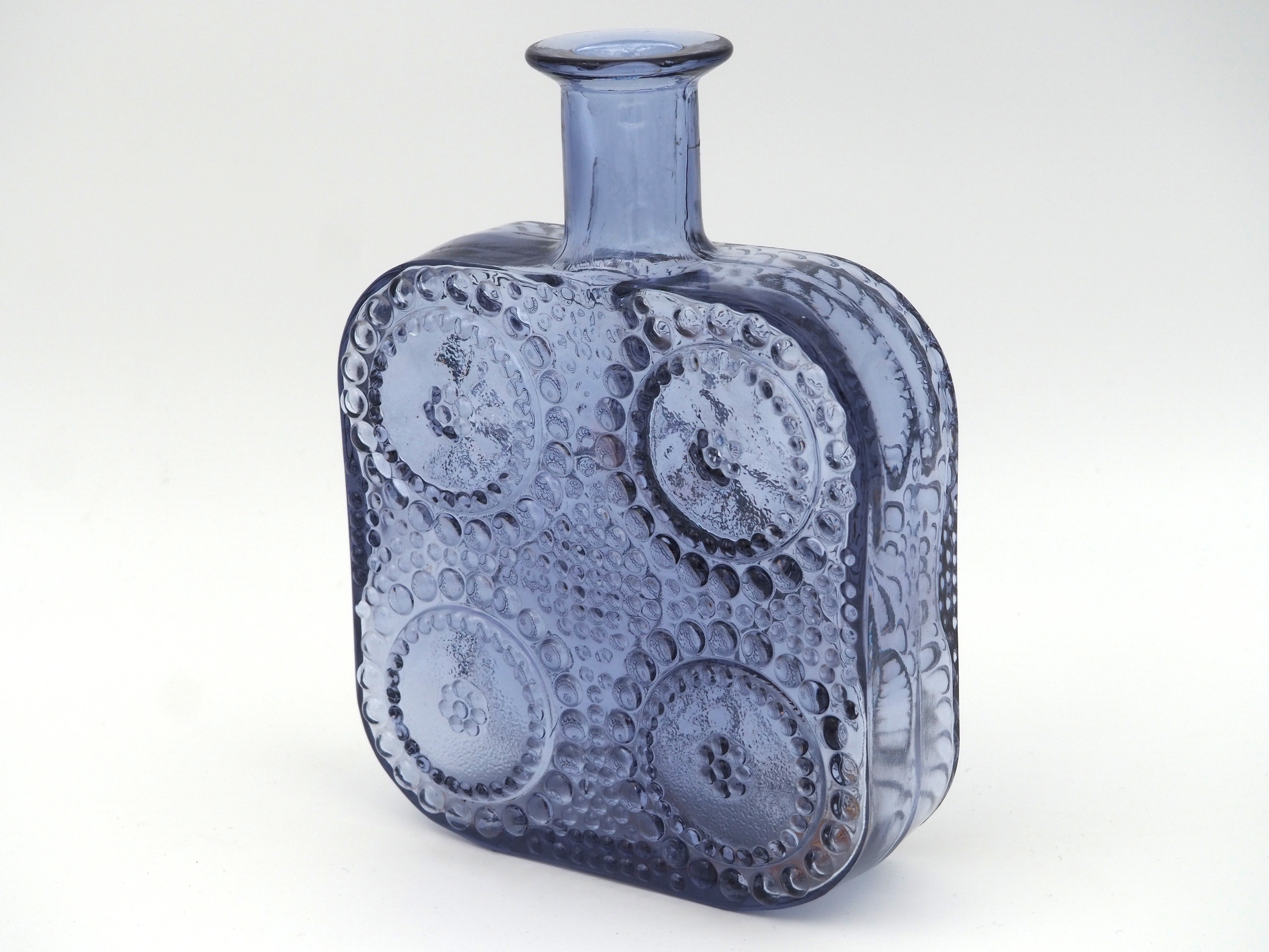 Nanny Still - Huutokauppa Ekman