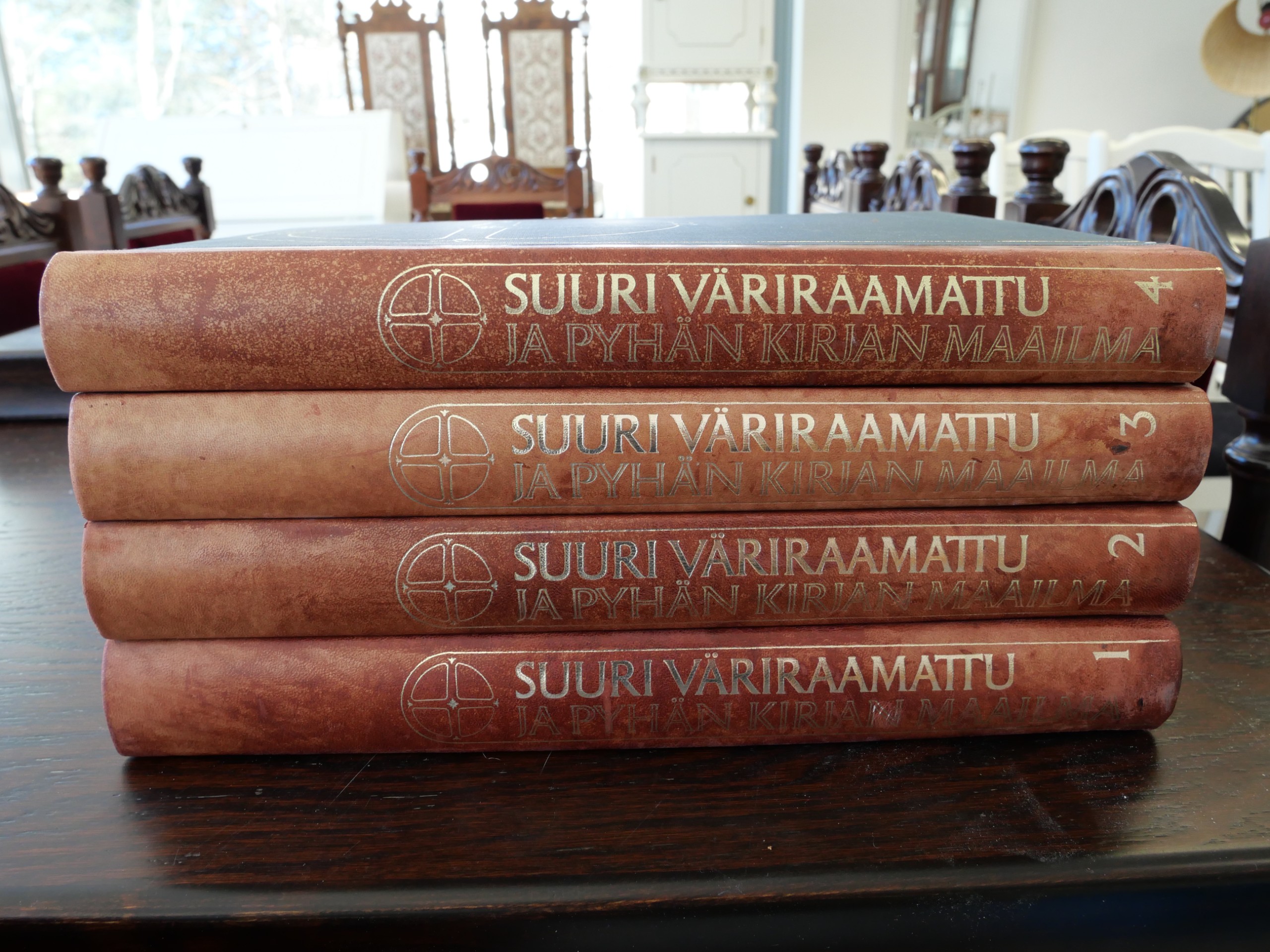 *Suuri väriraamattu - Huutokauppa Ekman