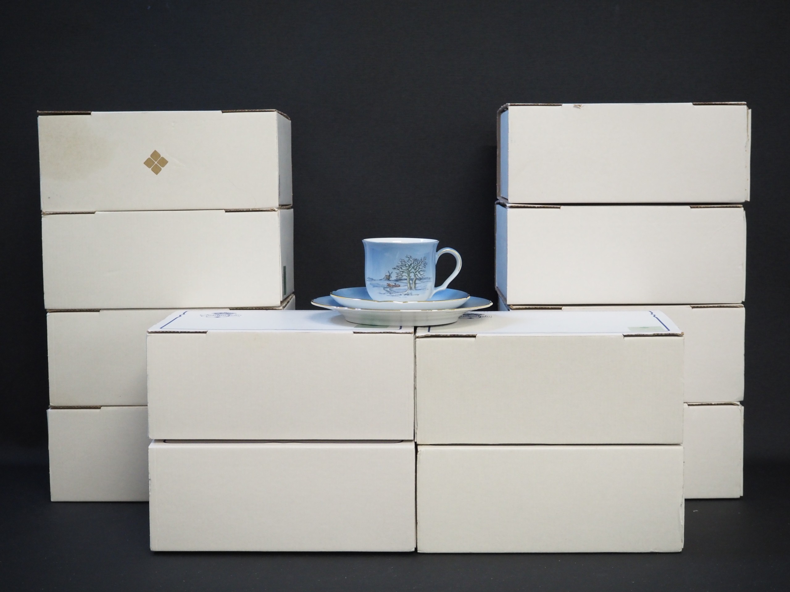 Christineholm kahviastiasto - Huutokauppa Ekman