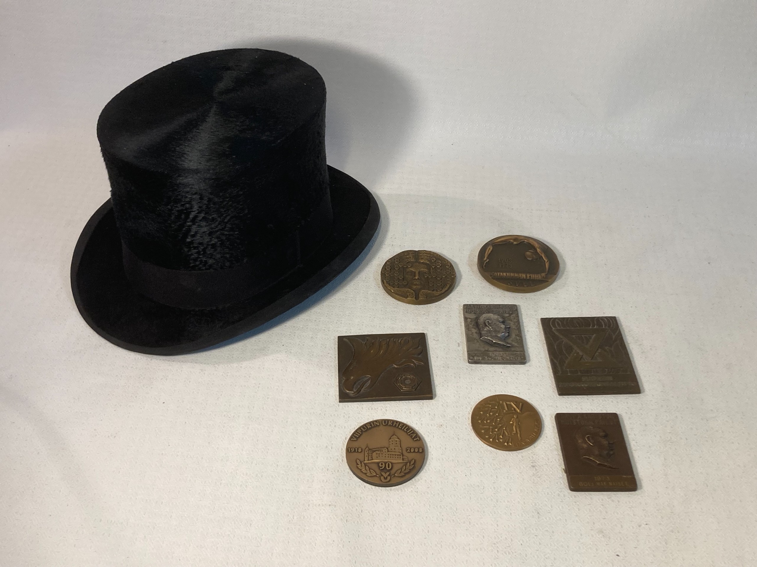 Pöytämitalit ym. - Huutokauppa Ekman