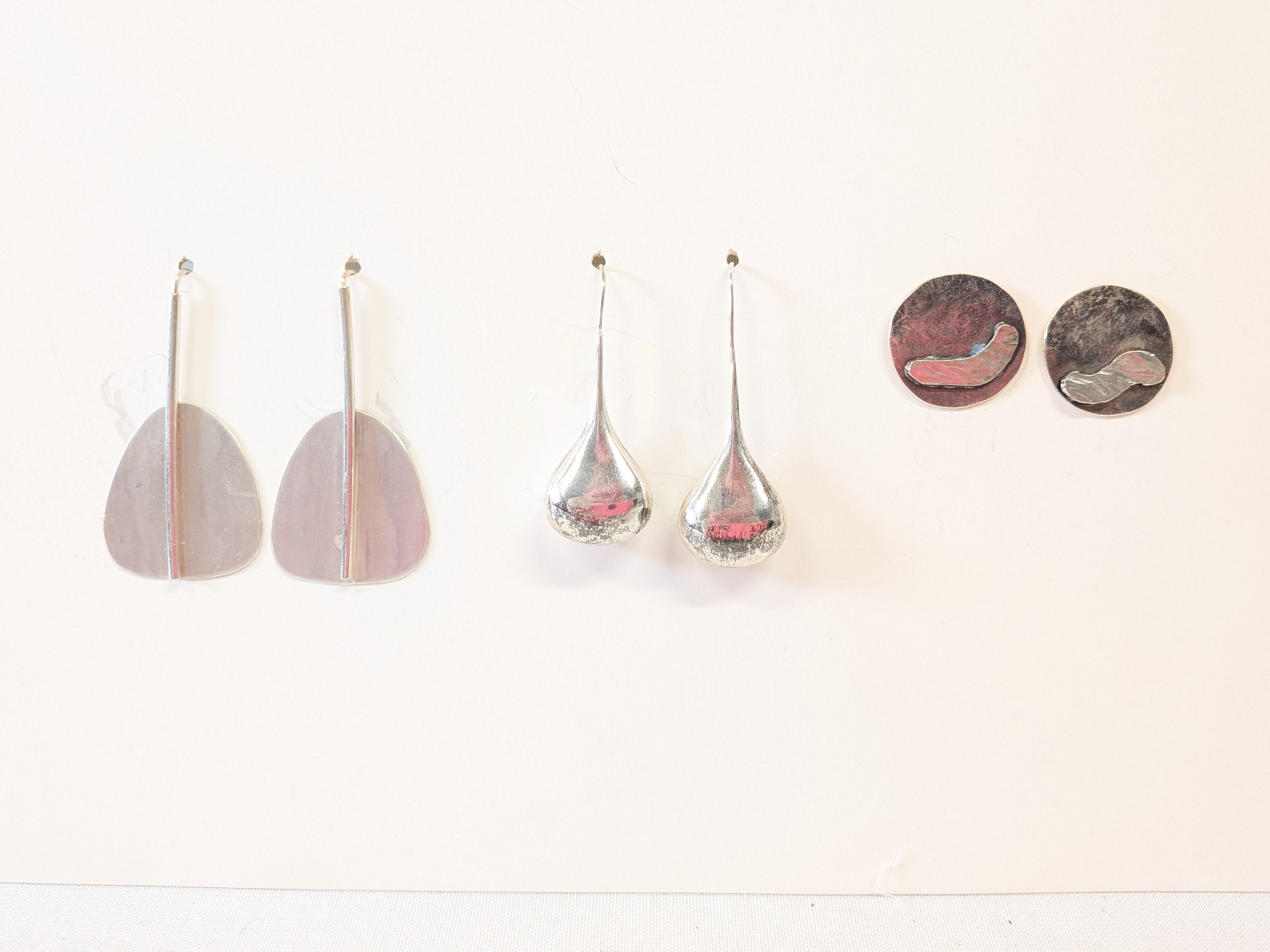 Hopeiset korvakorut - Huutokauppa Ekman