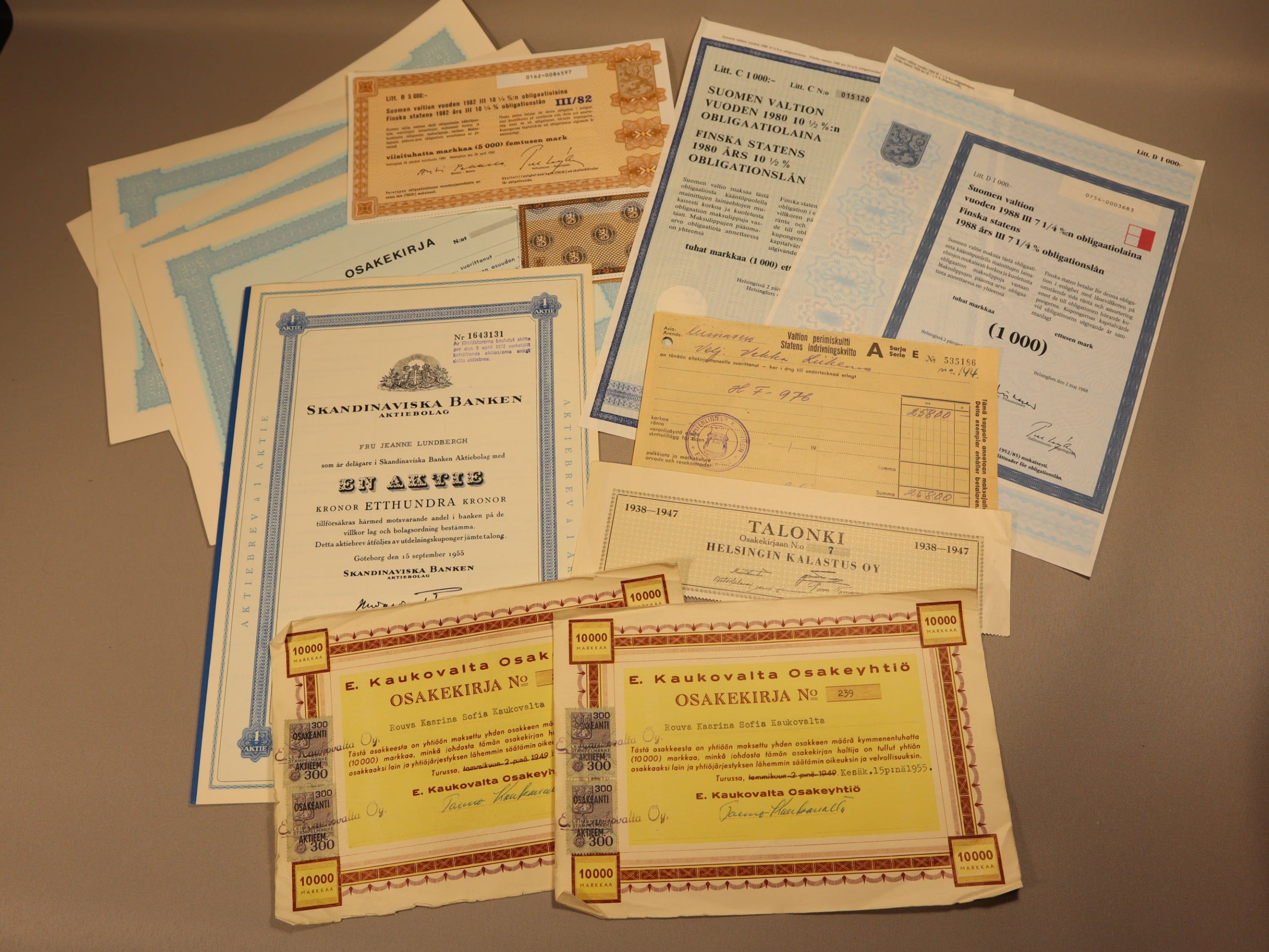 Osakekirjat ym. - Huutokauppa Ekman
