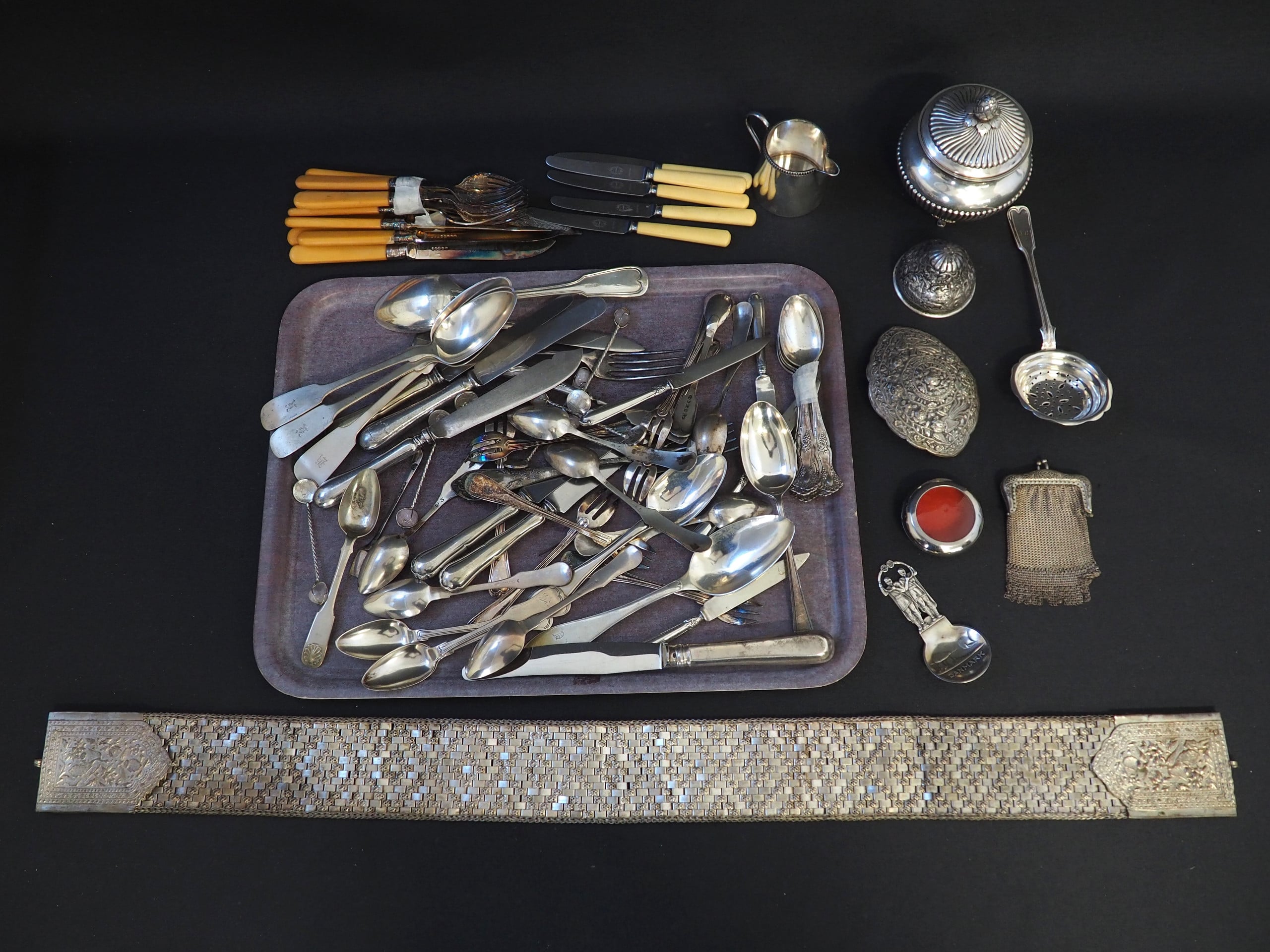 Hopeoidut aterimet ym. - Huutokauppa Ekman