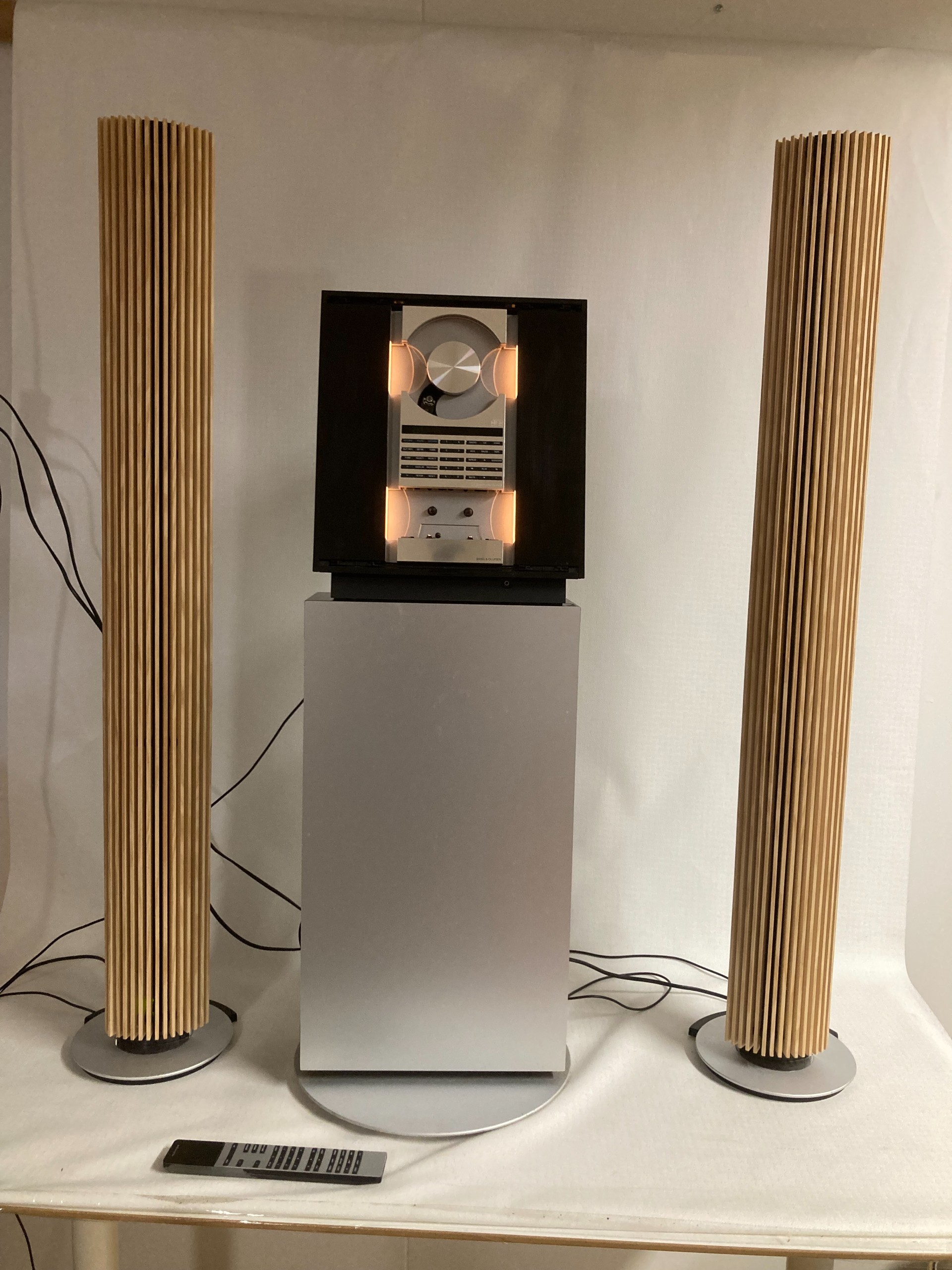 Bang @ Olufsen - Huutokauppa Ekman