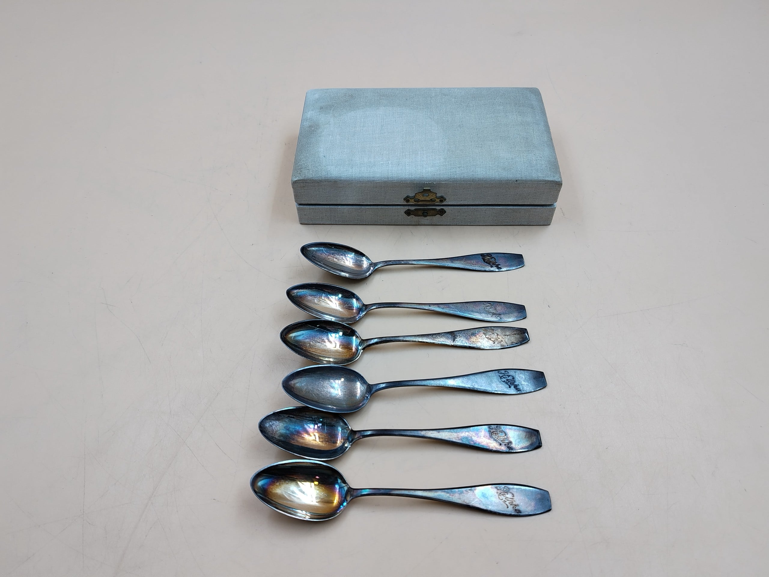 Hopeaa - Huutokauppa Ekman