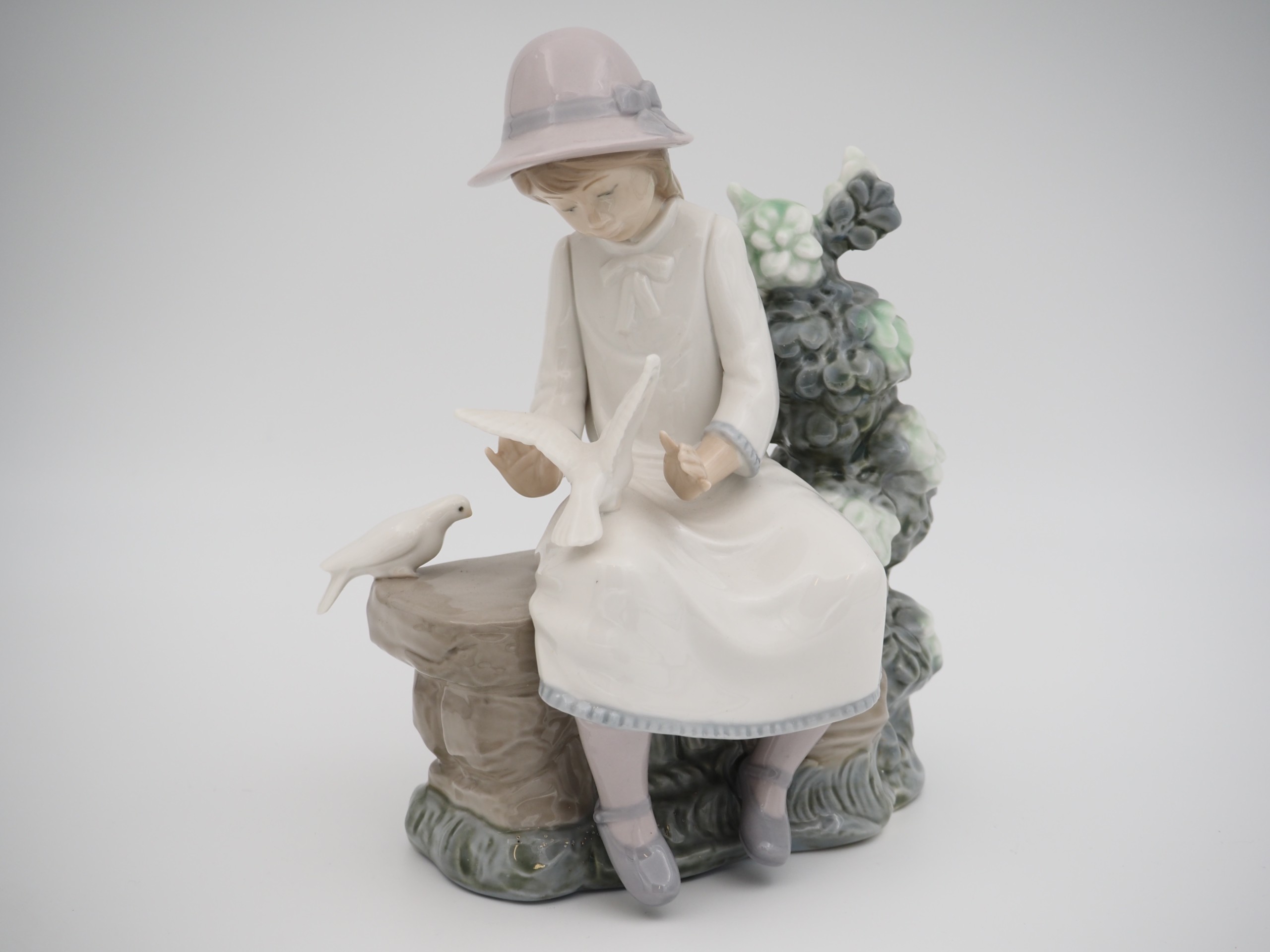 NAO by Lladro - Huutokauppa Ekman