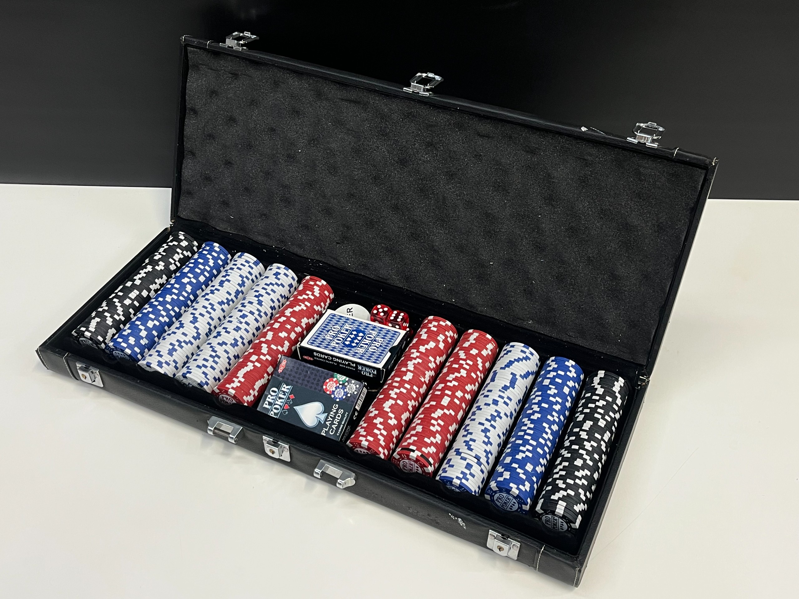 Pokerisetti - Huutokauppa Ekman