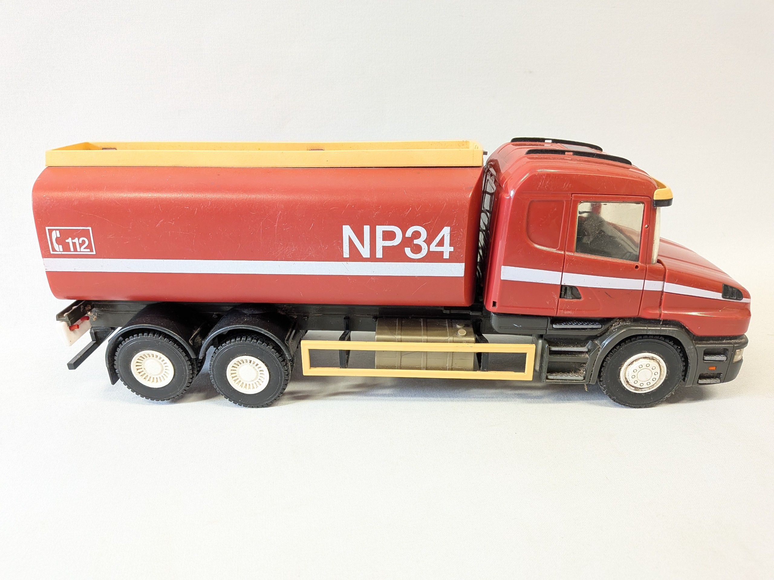 Scania paloauto - Huutokauppa Ekman