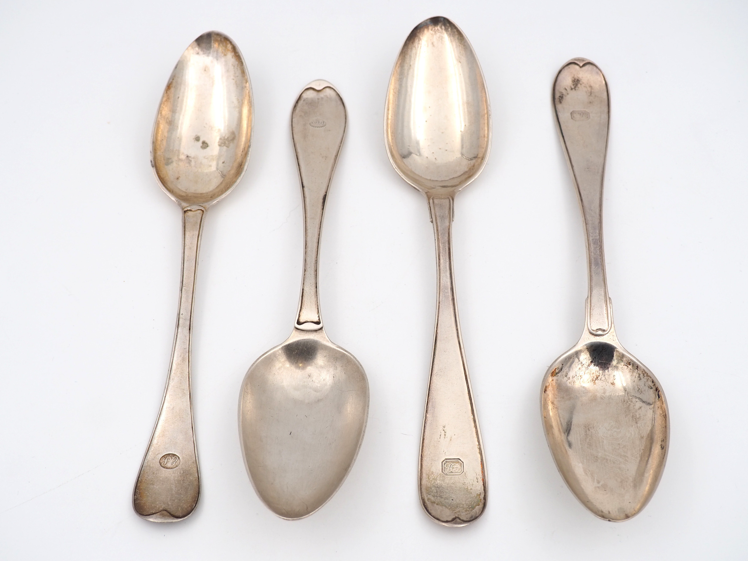 Hopealusikat - Huutokauppa Ekman