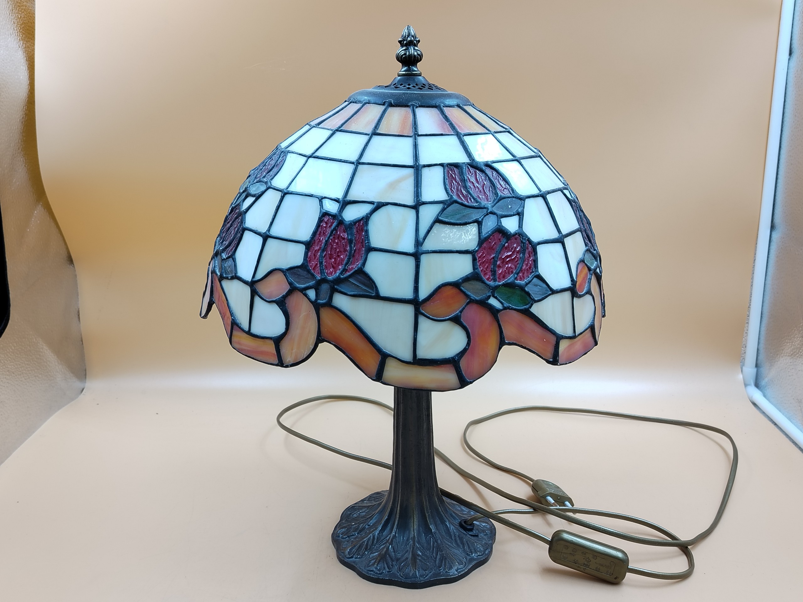 Tiffany-valaisin - Huutokauppa Ekman