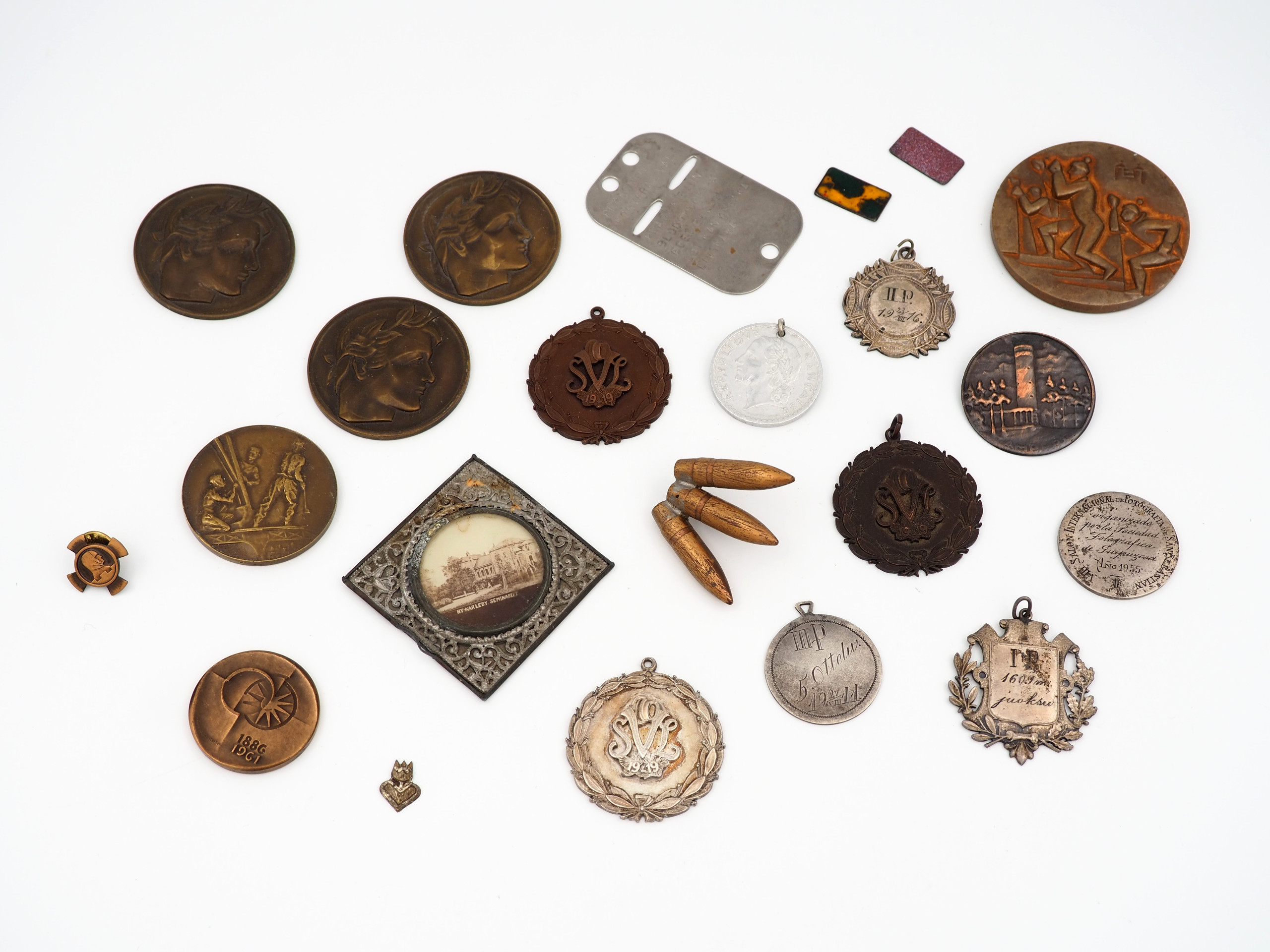 Mitalit, merkit ym. - Huutokauppa Ekman