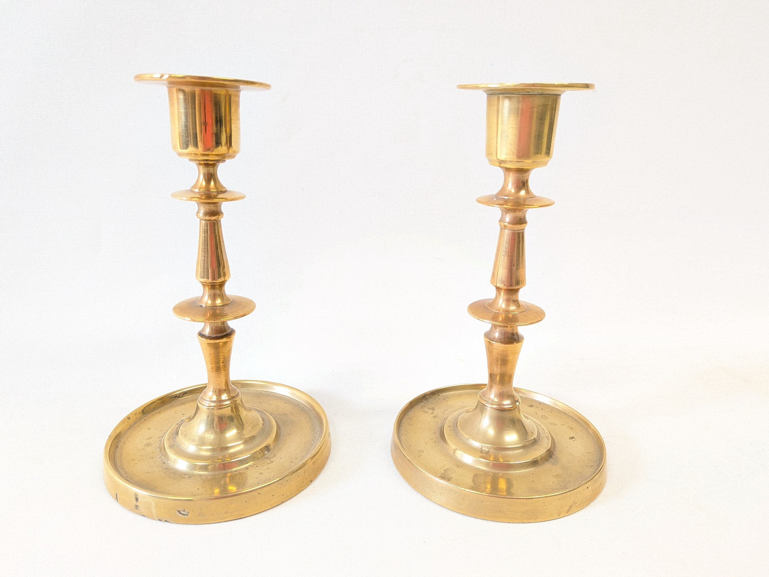 Kynttilänjalat - Huutokauppa Ekman