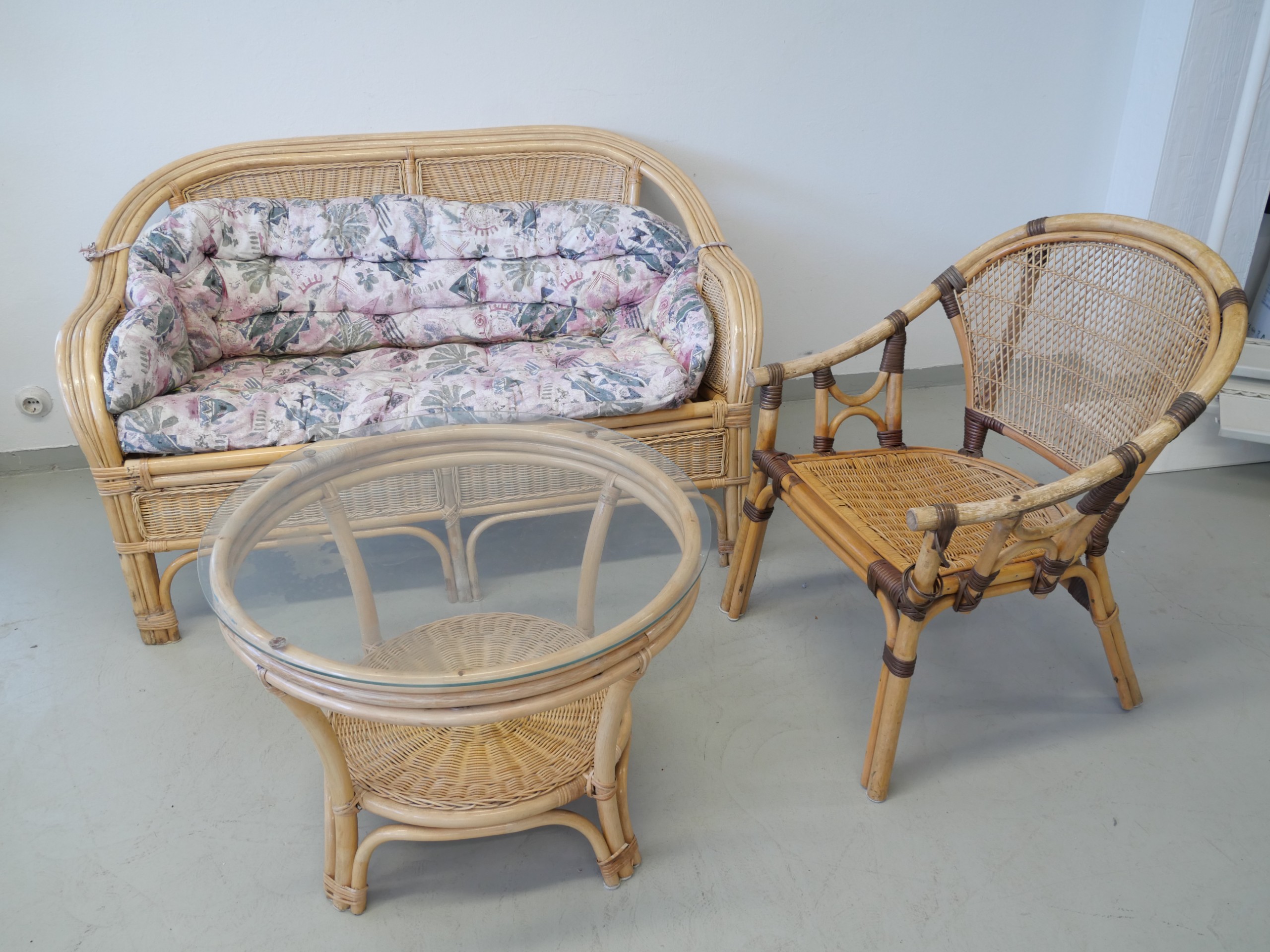 *Rottinkikalusteet - Huutokauppa Ekman