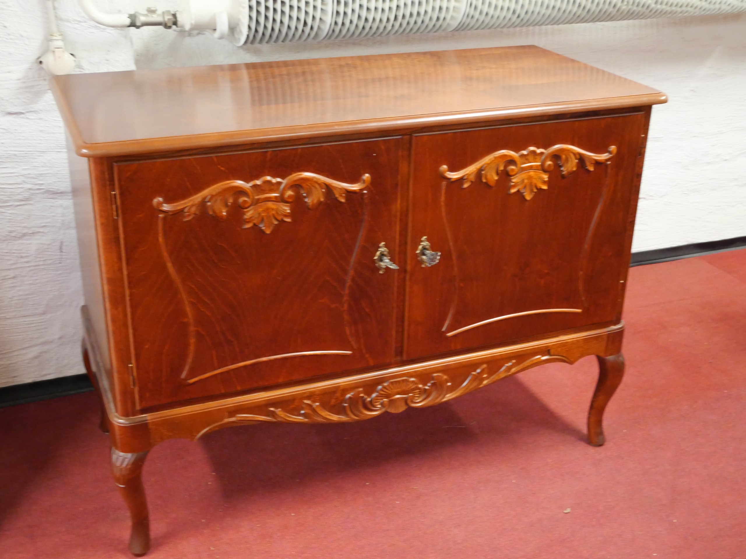 *Kaappi, talonpoikaisrokokoo - Huutokauppa Ekman