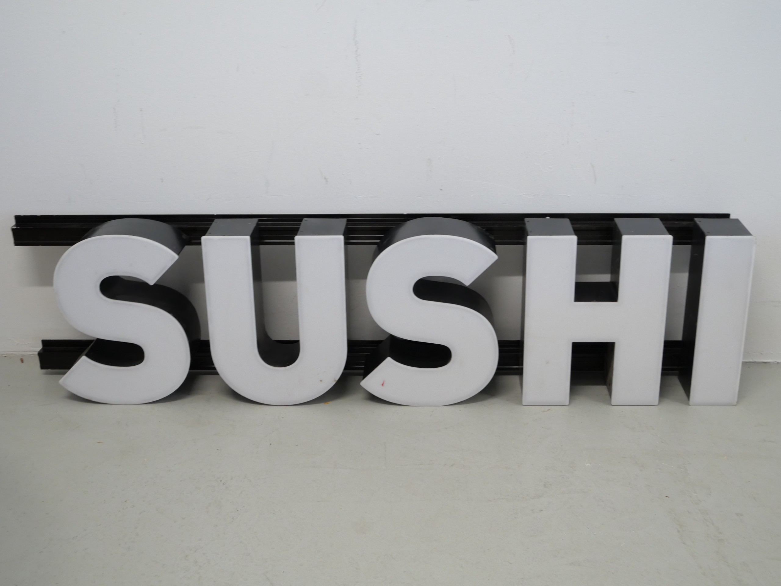 *Mainoskyltti - Huutokauppa Ekman