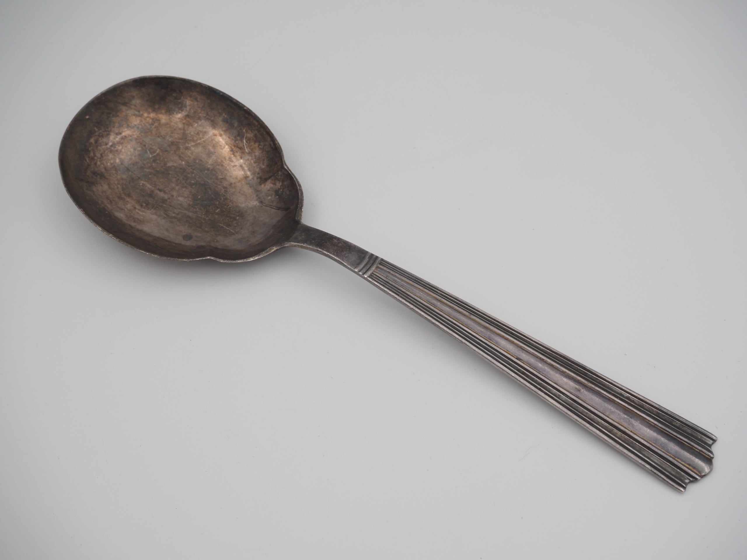 Margit hopealusikka - Huutokauppa Ekman