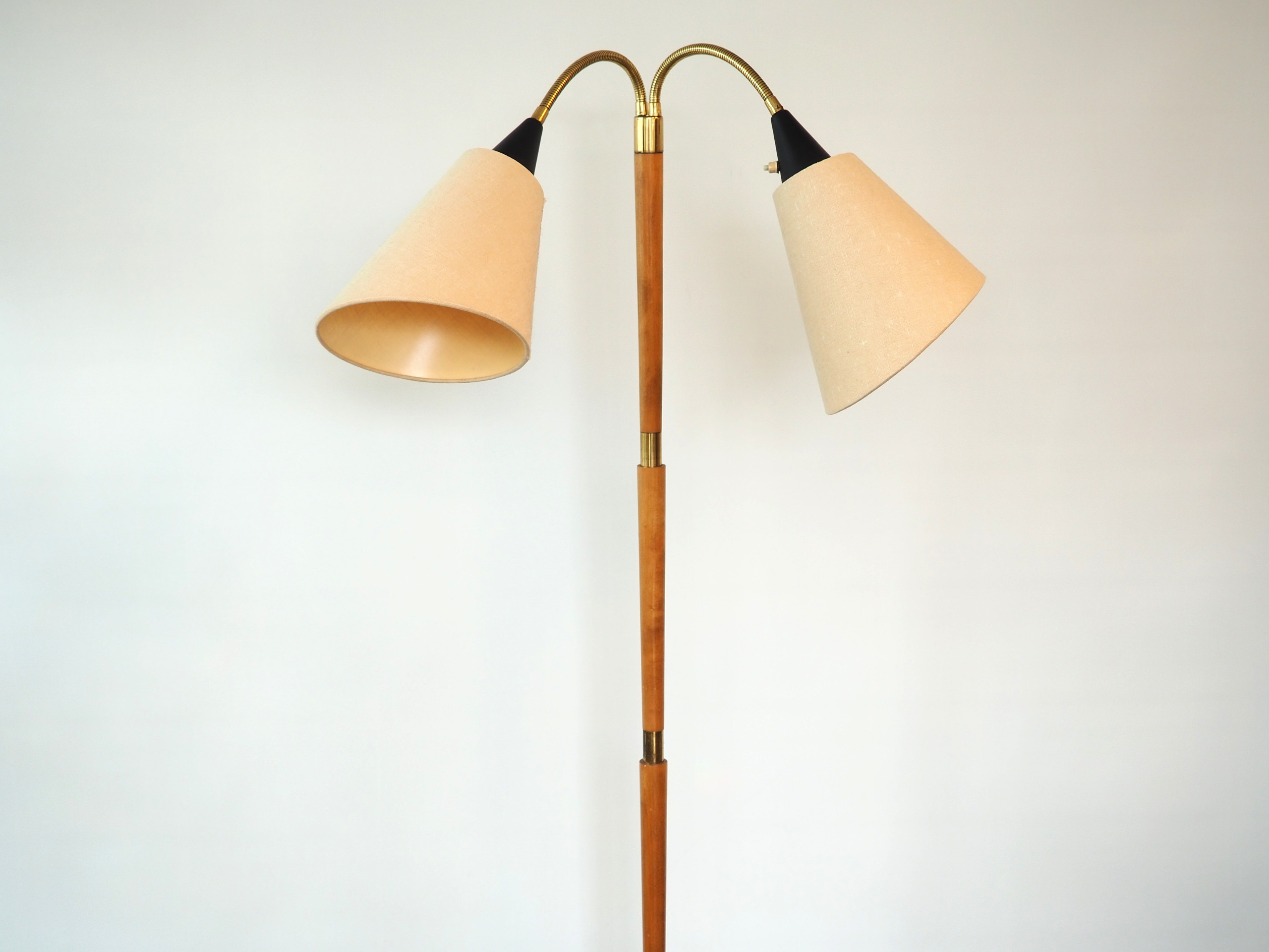 Jalkavalaisin - Huutokauppa Ekman