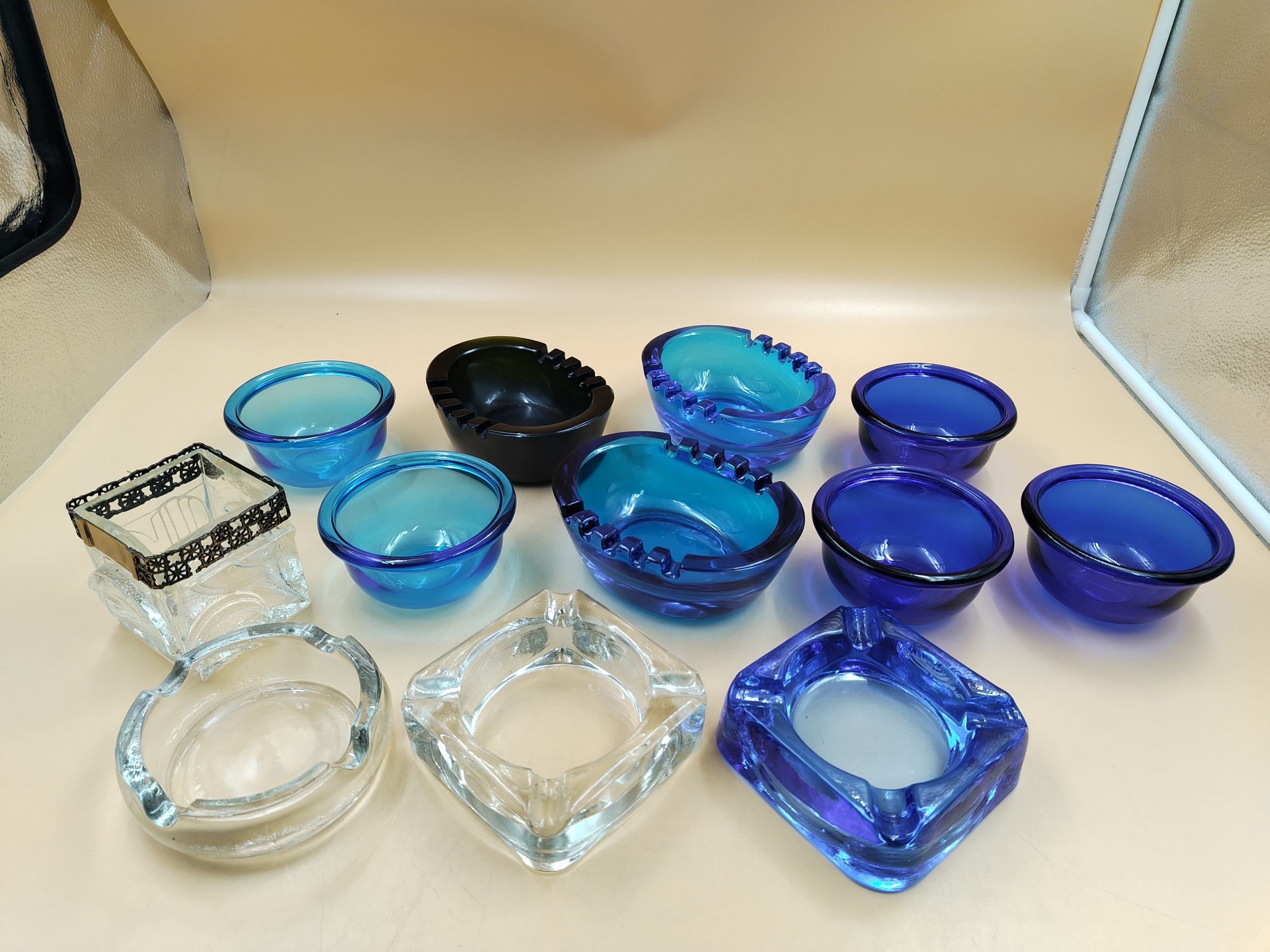 Saara Hopea ym. - Huutokauppa Ekman