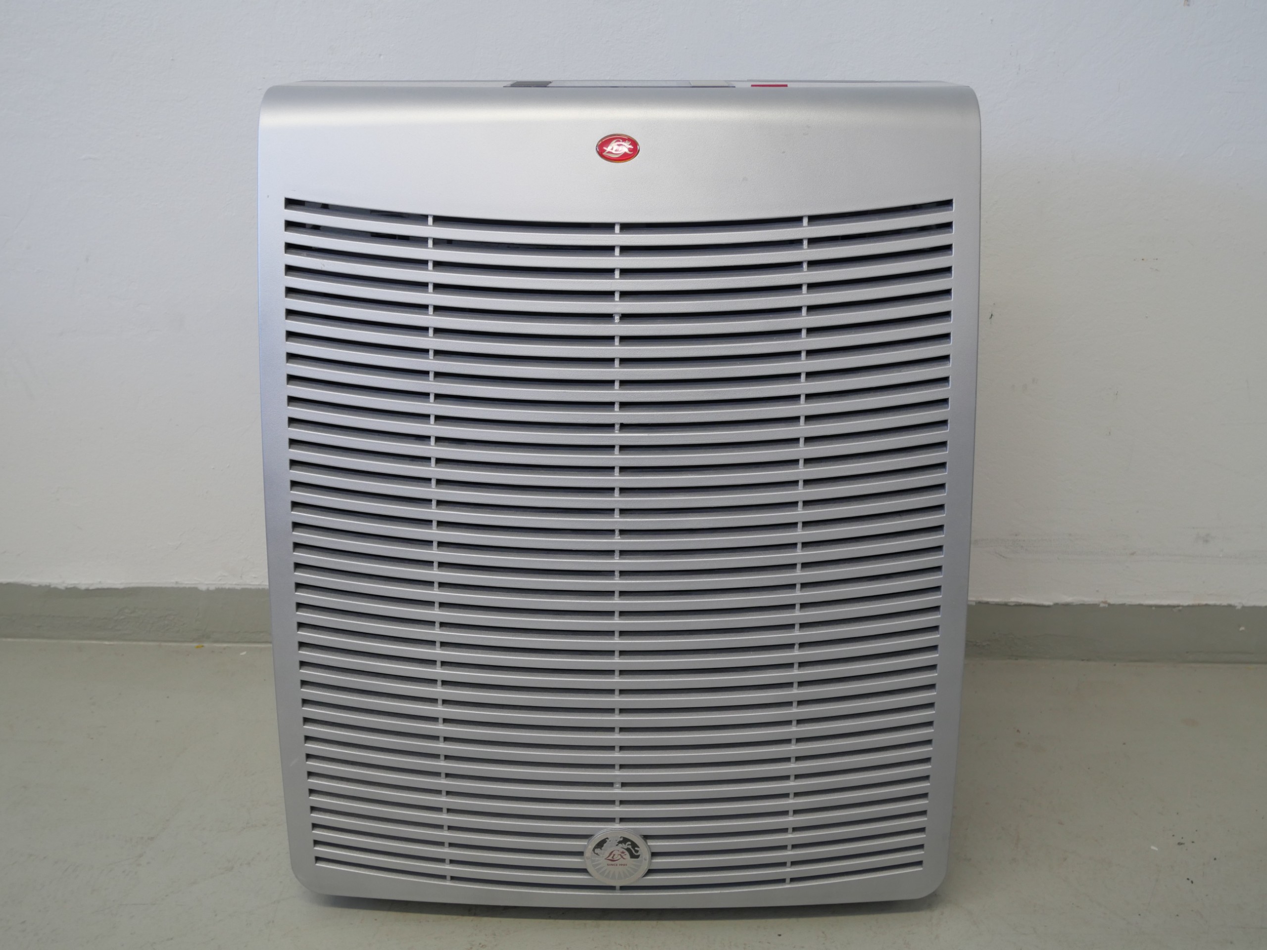 *Lux ilmanpuhdistin - Huutokauppa Ekman