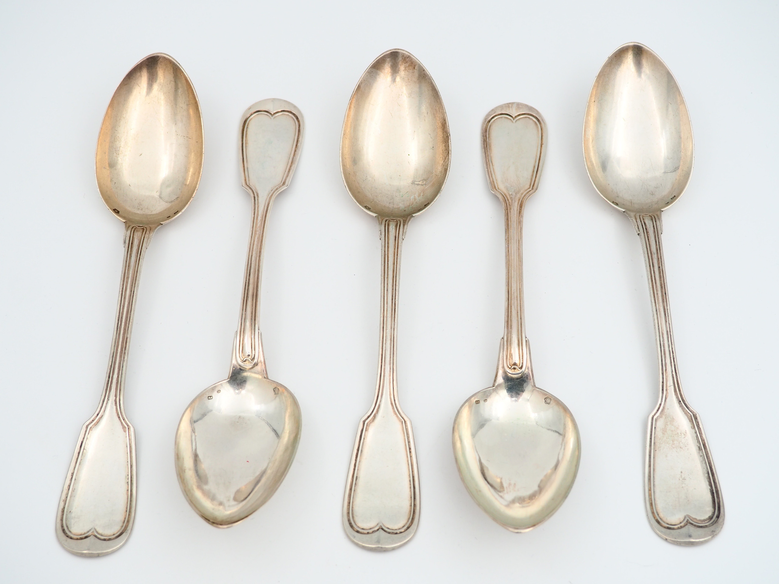 Hopealusikat - Huutokauppa Ekman