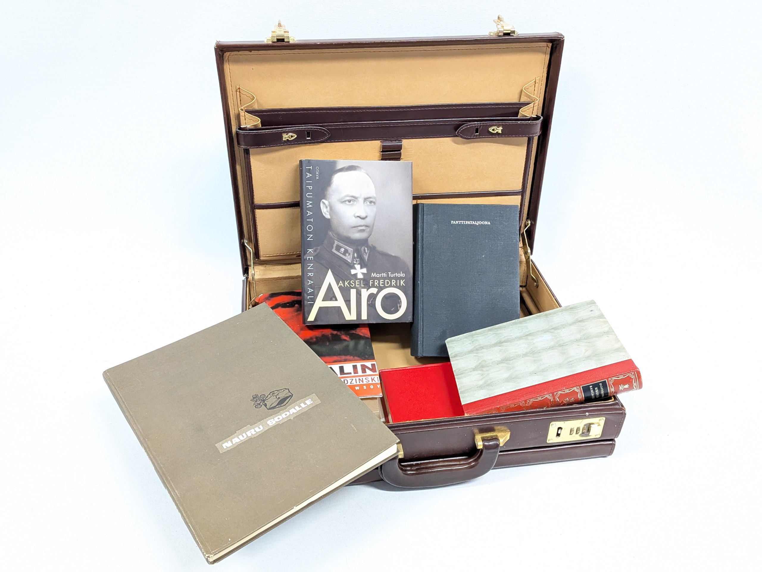 Kirjasalkku - Huutokauppa Ekman