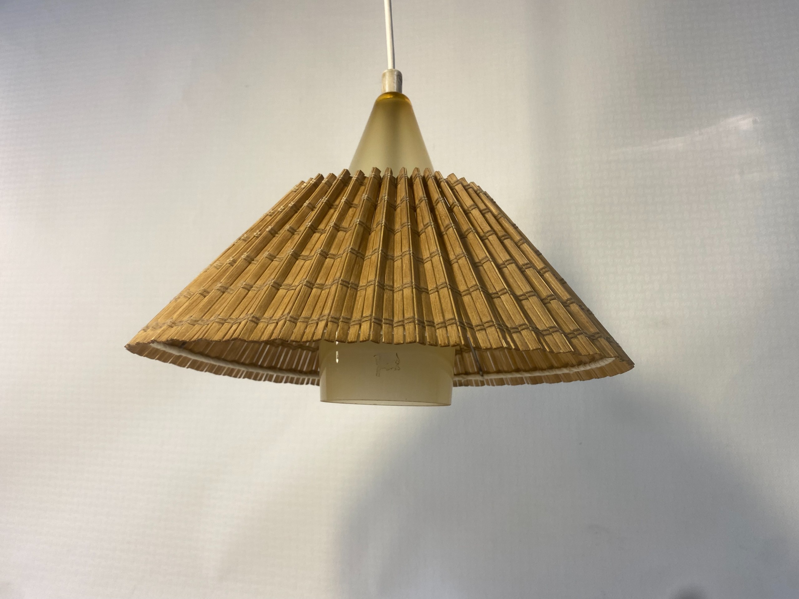 Valaisin - Huutokauppa Ekman