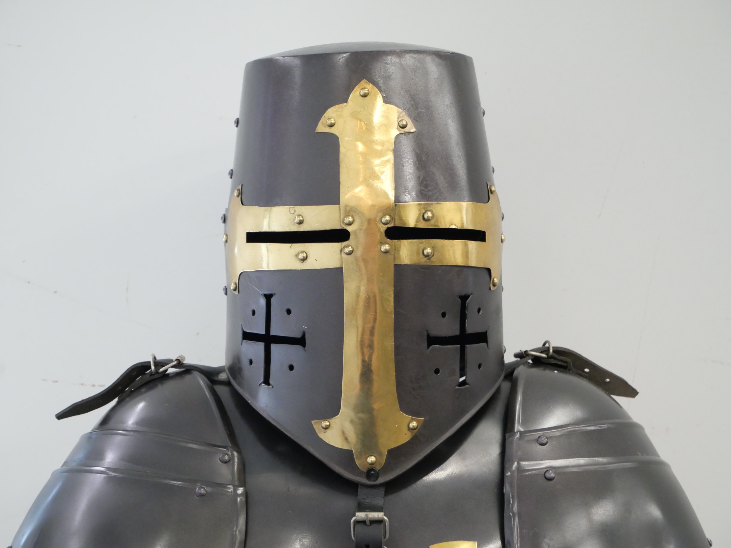 Haarniska - Huutokauppa Ekman