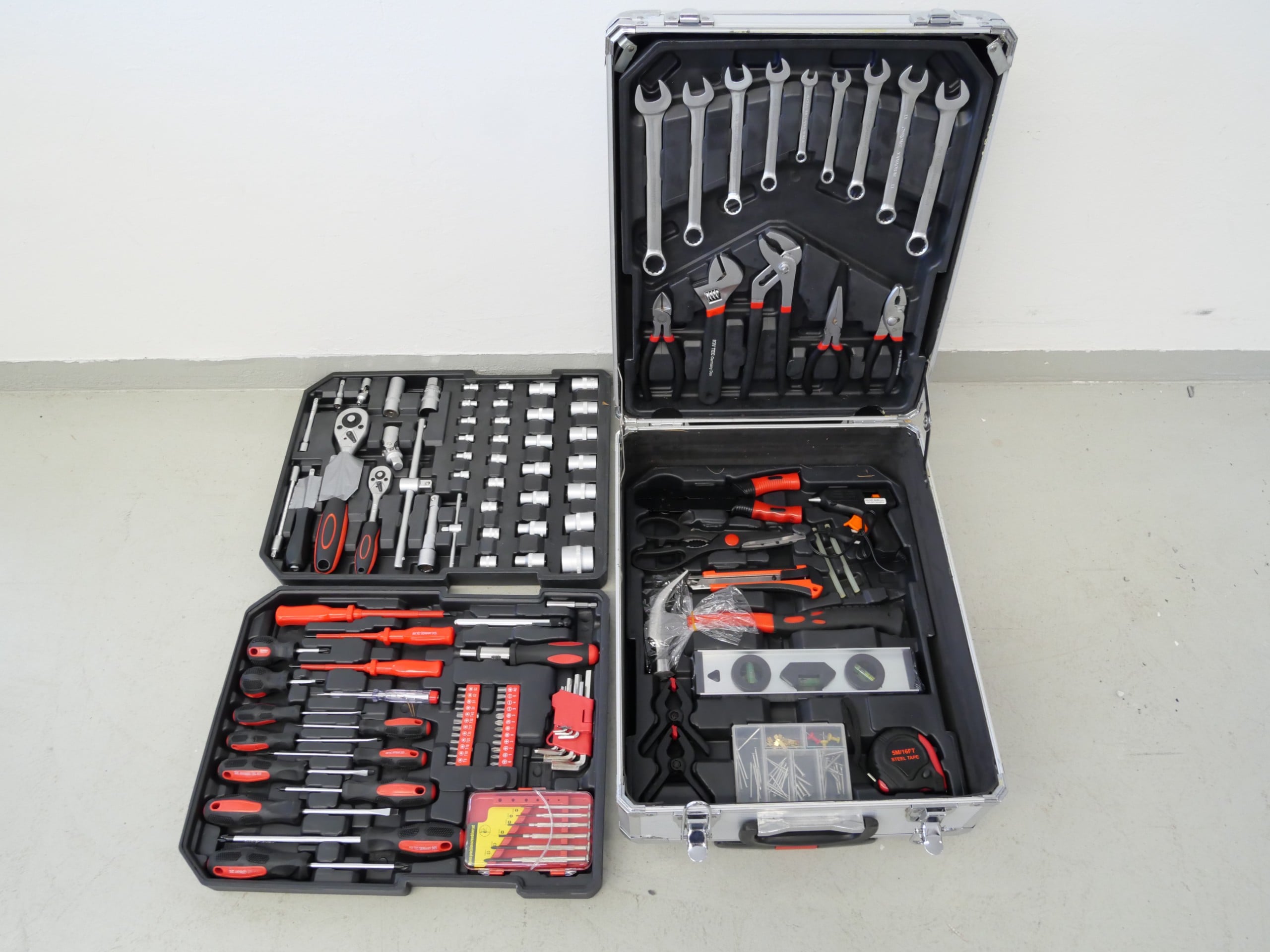 *Työkalusalkku - Huutokauppa Ekman