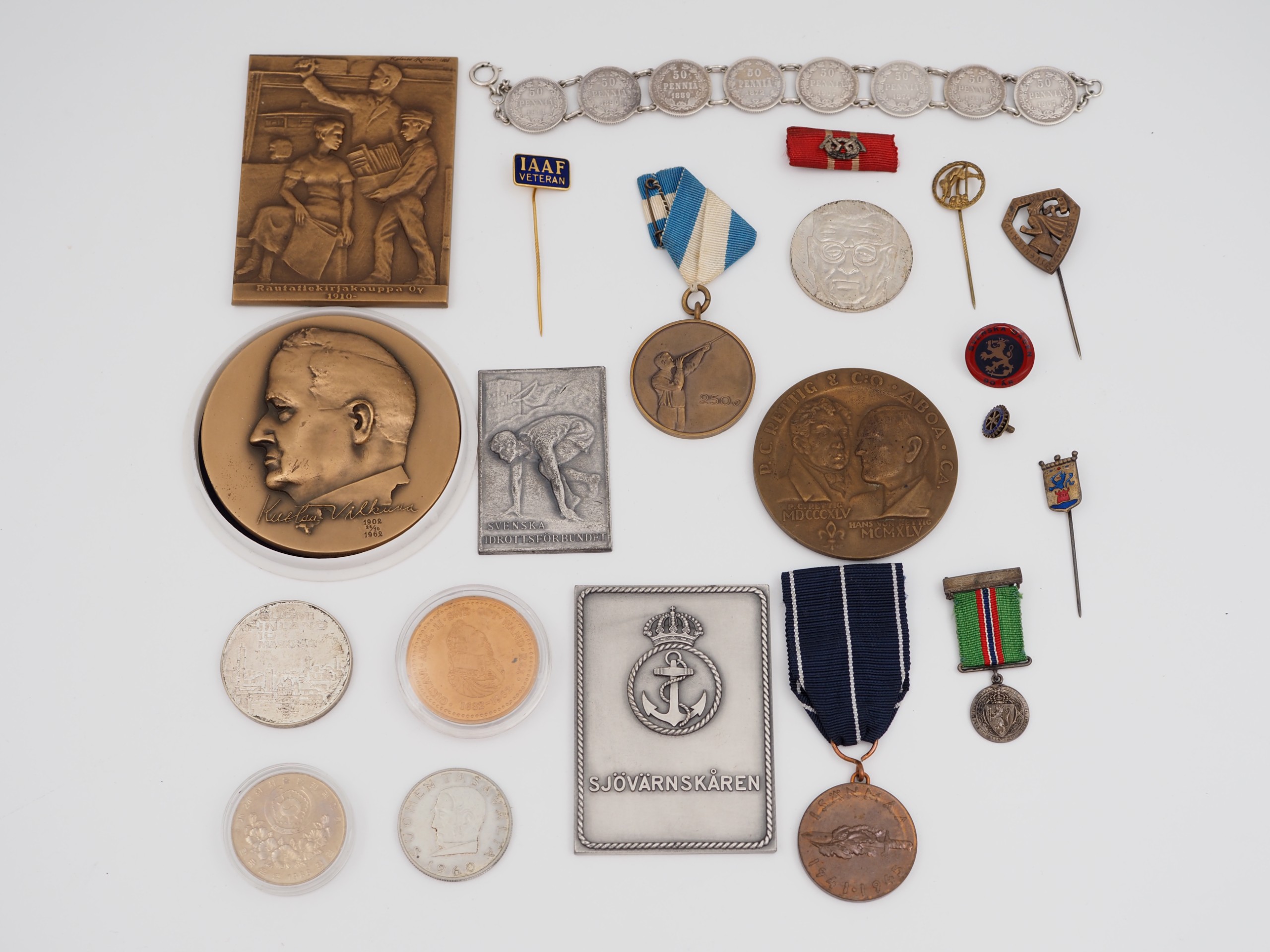 Setelit, merkit ym. (kahdessa kuvassa) - Huutokauppa Ekman