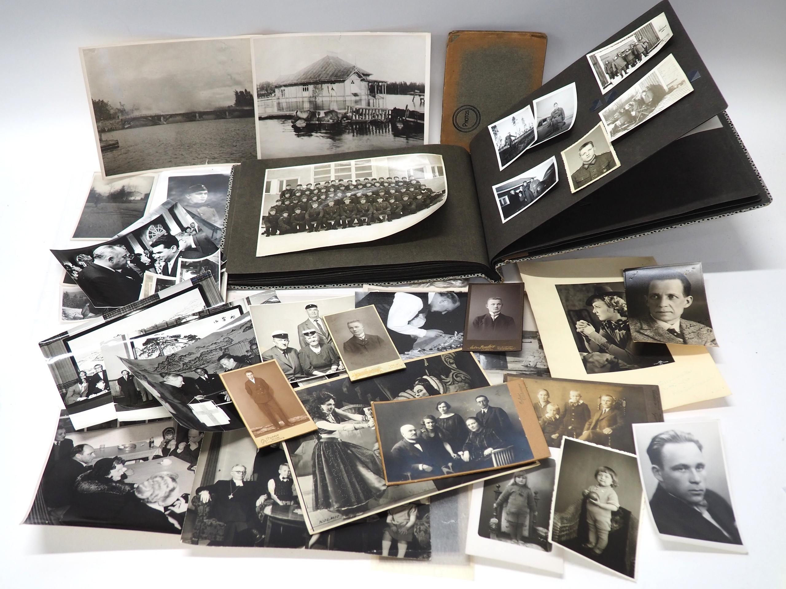 Valokuvat - Huutokauppa Ekman