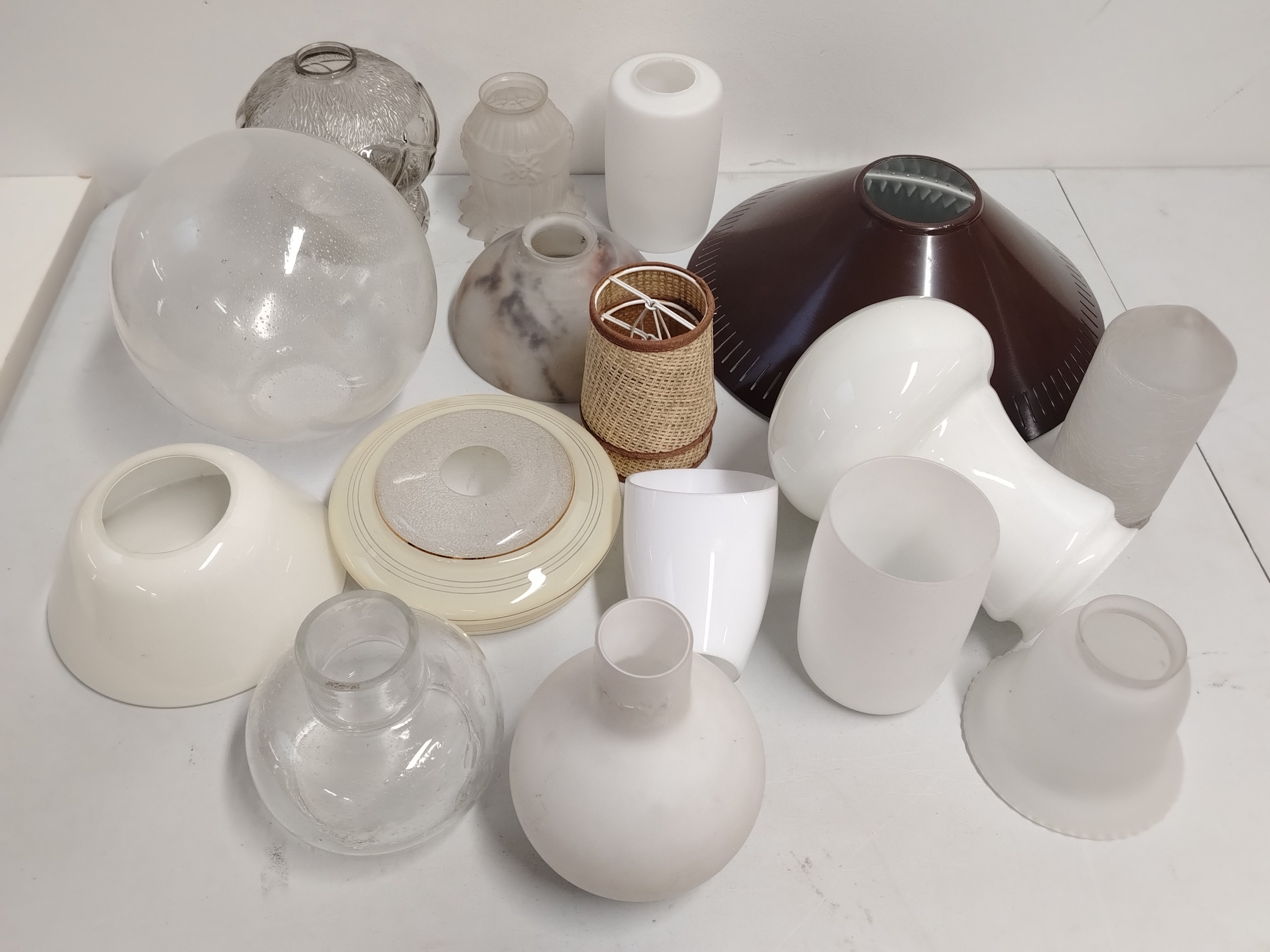 Lampun varjostimet - Huutokauppa Ekman