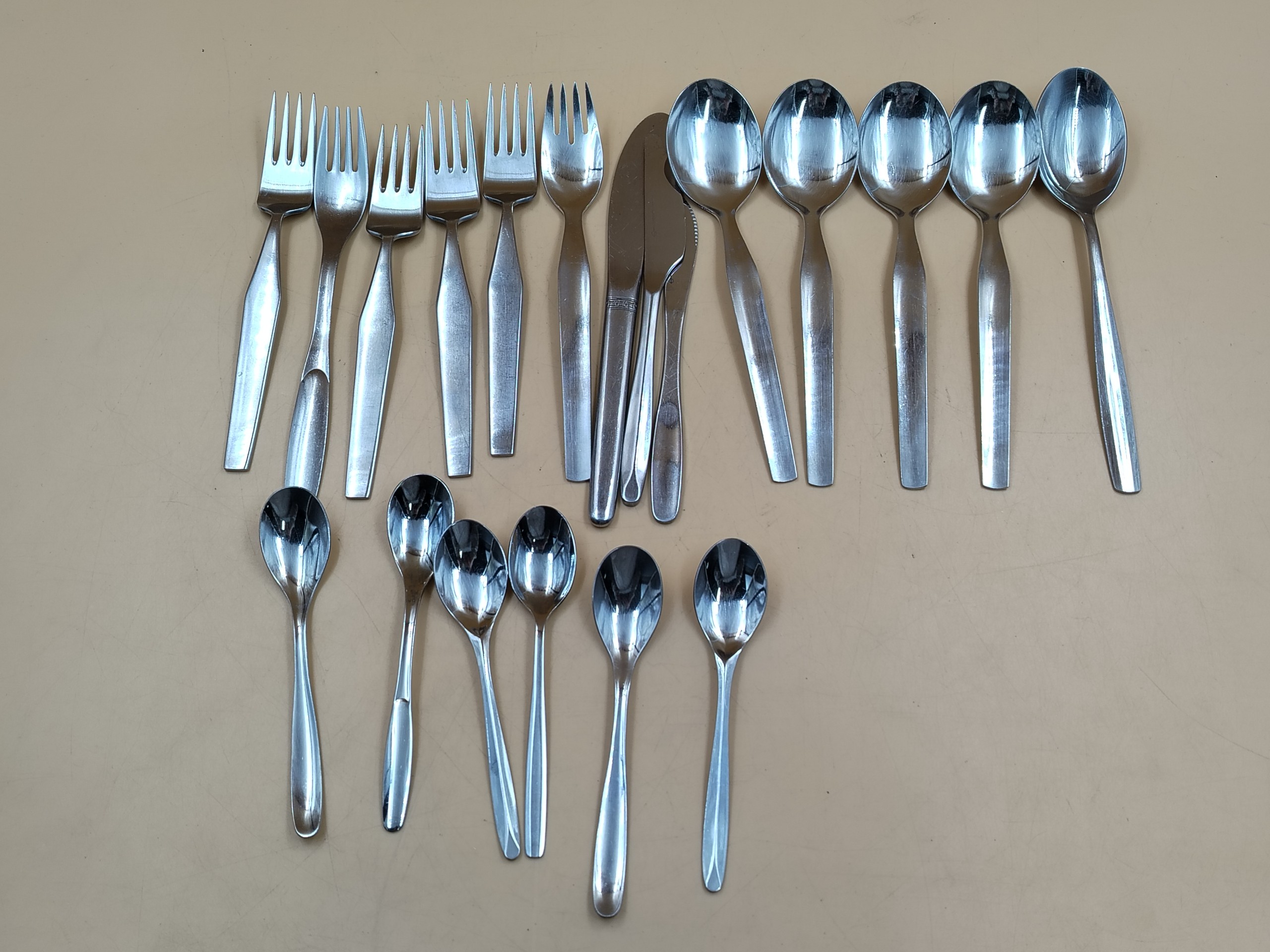 Aterimet - Huutokauppa Ekman