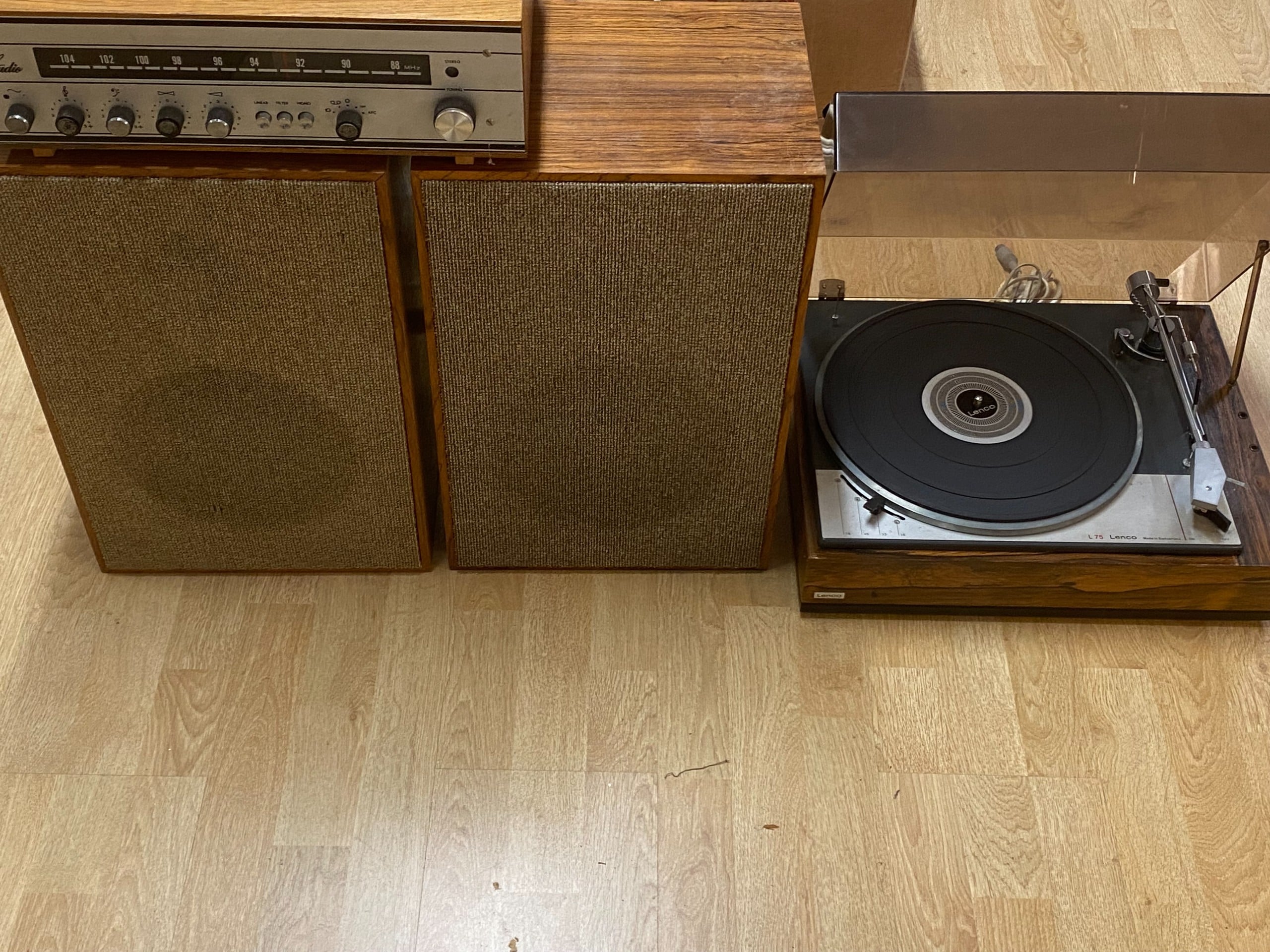 Lenco levysoitin ym. - Huutokauppa Ekman