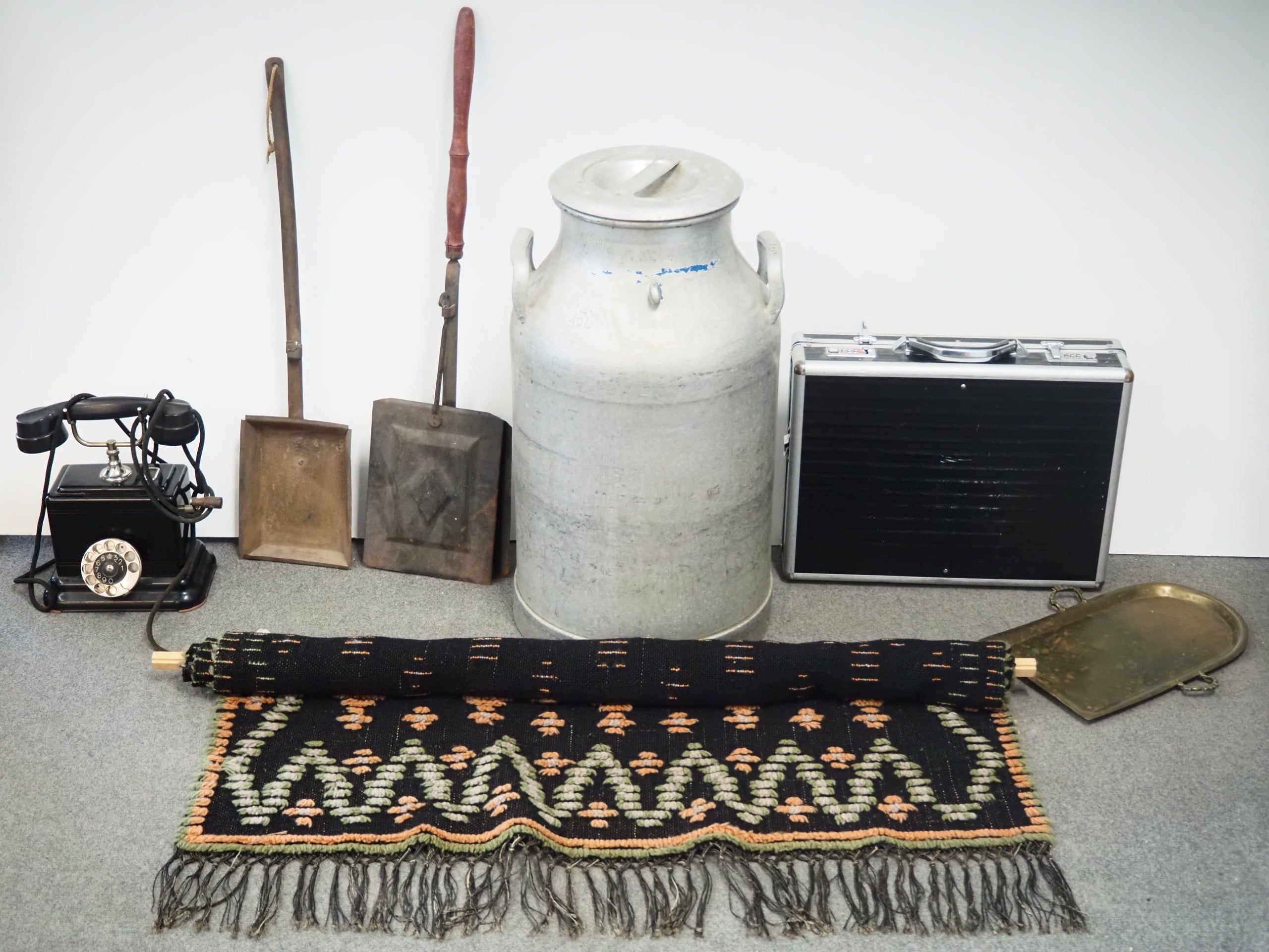 Maitotonkka ym. - Huutokauppa Ekman