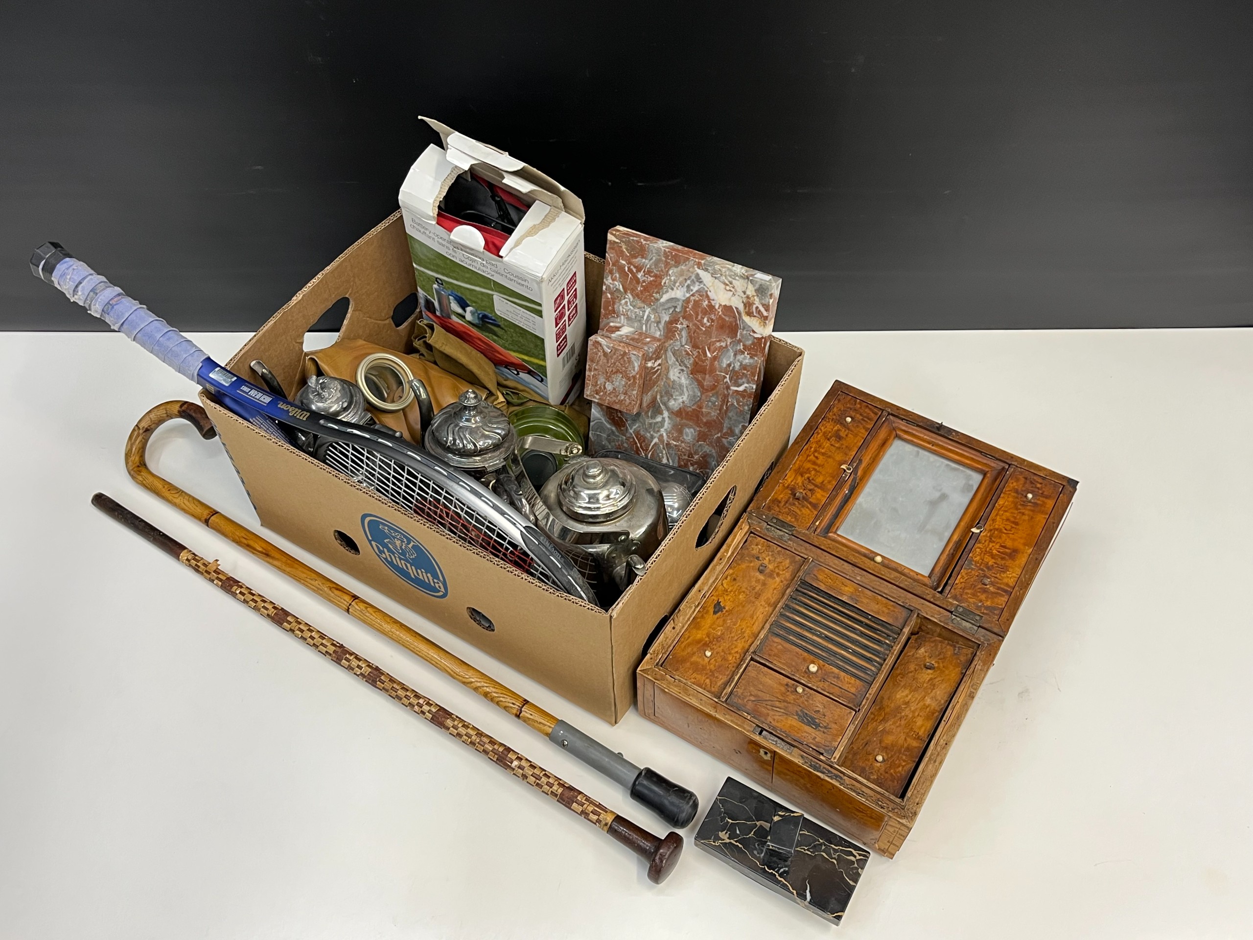 Nesessääri, kävelykepit ym - Huutokauppa Ekman