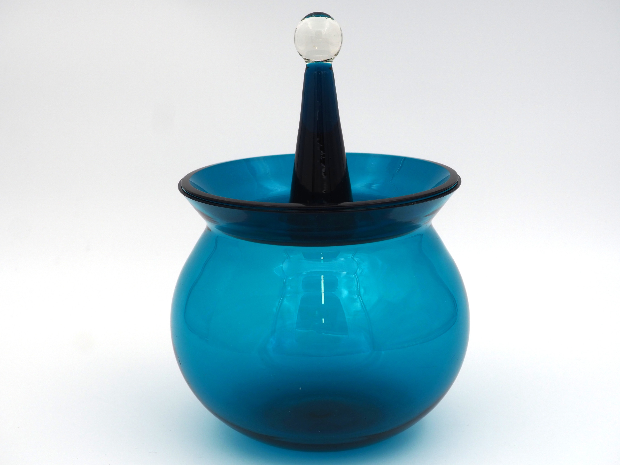 Nanny Still - Huutokauppa Ekman