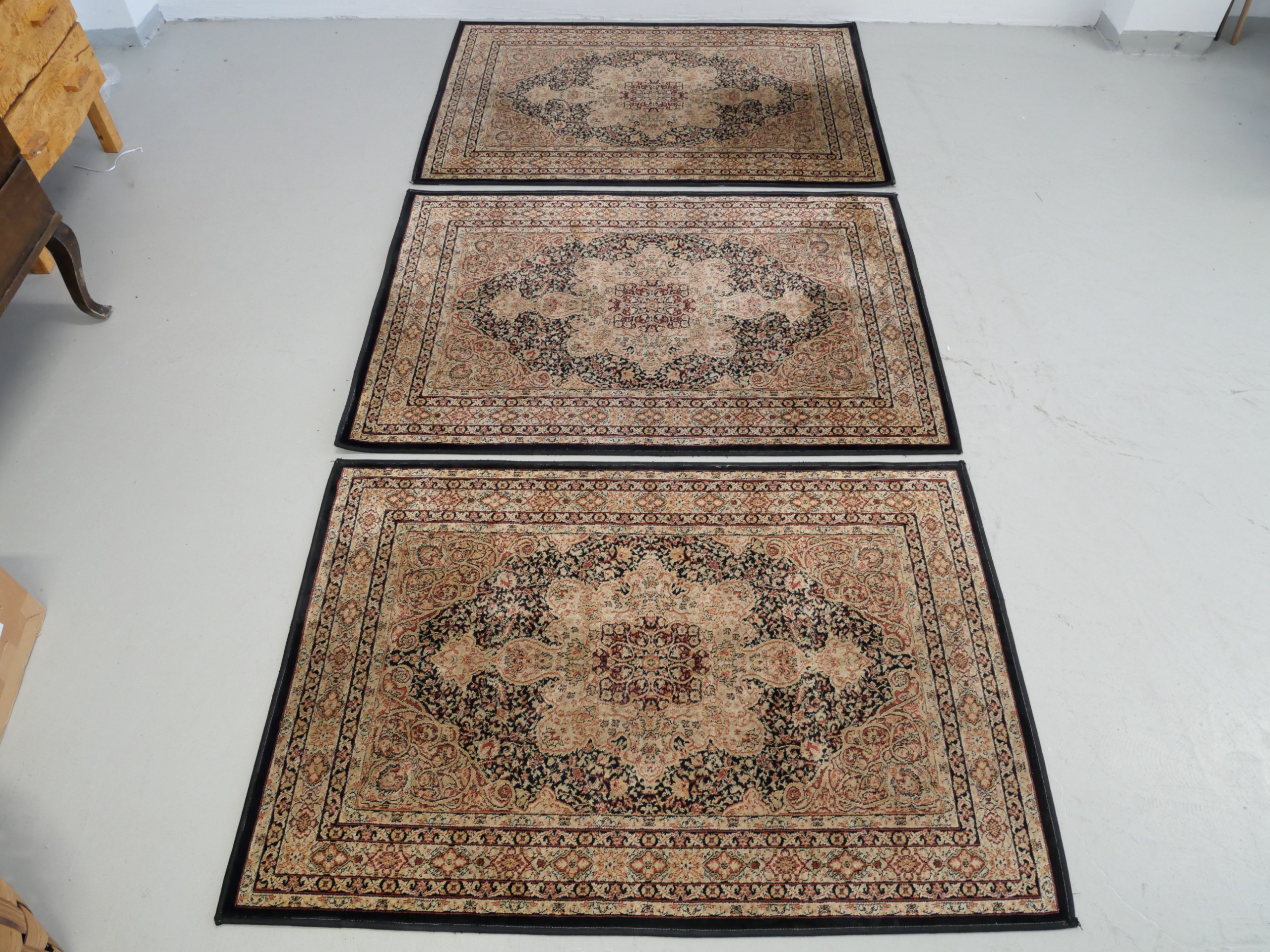 *Kolme mattoa - Huutokauppa Ekman