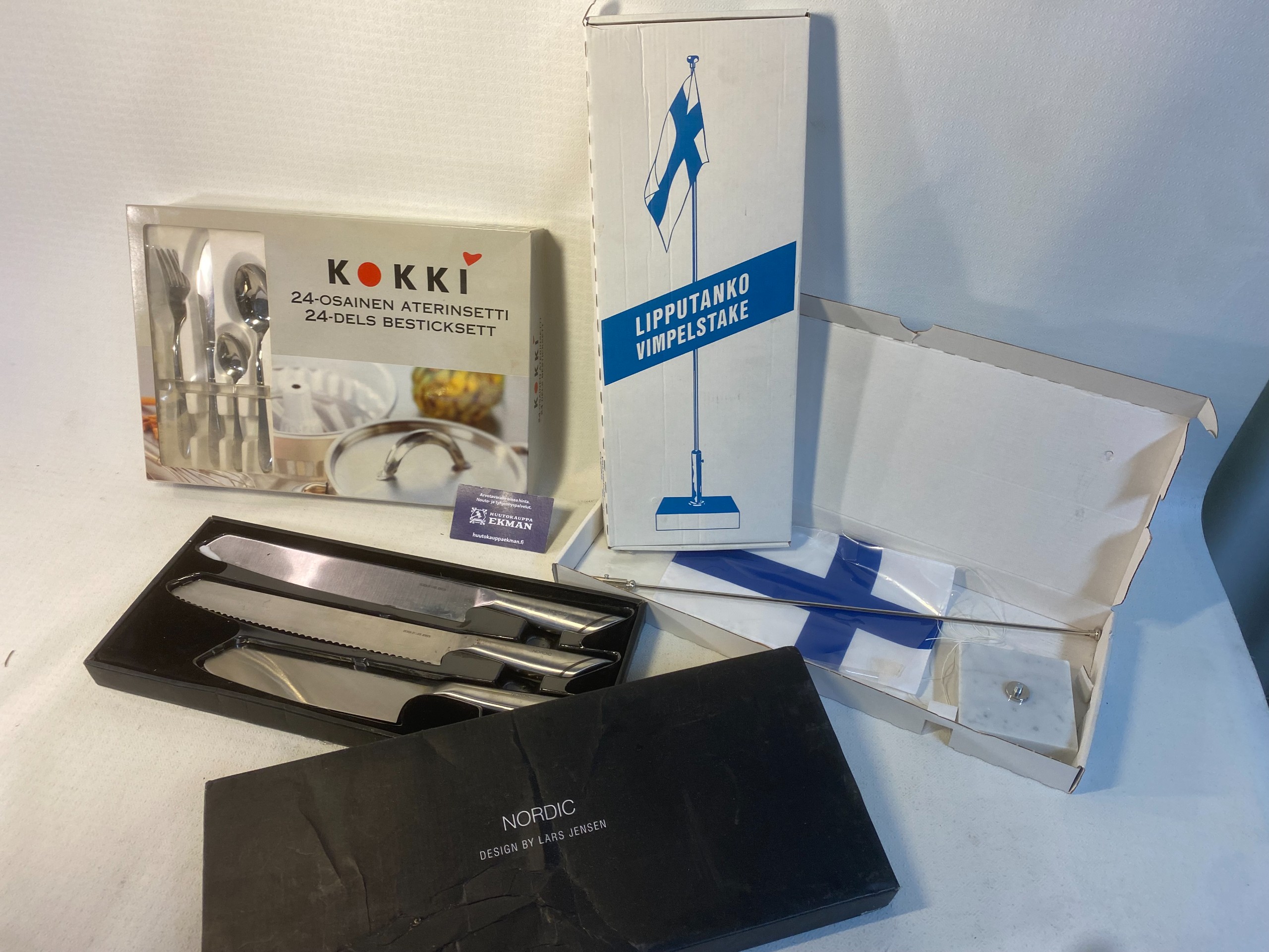 Suomen liput ym. - Huutokauppa Ekman