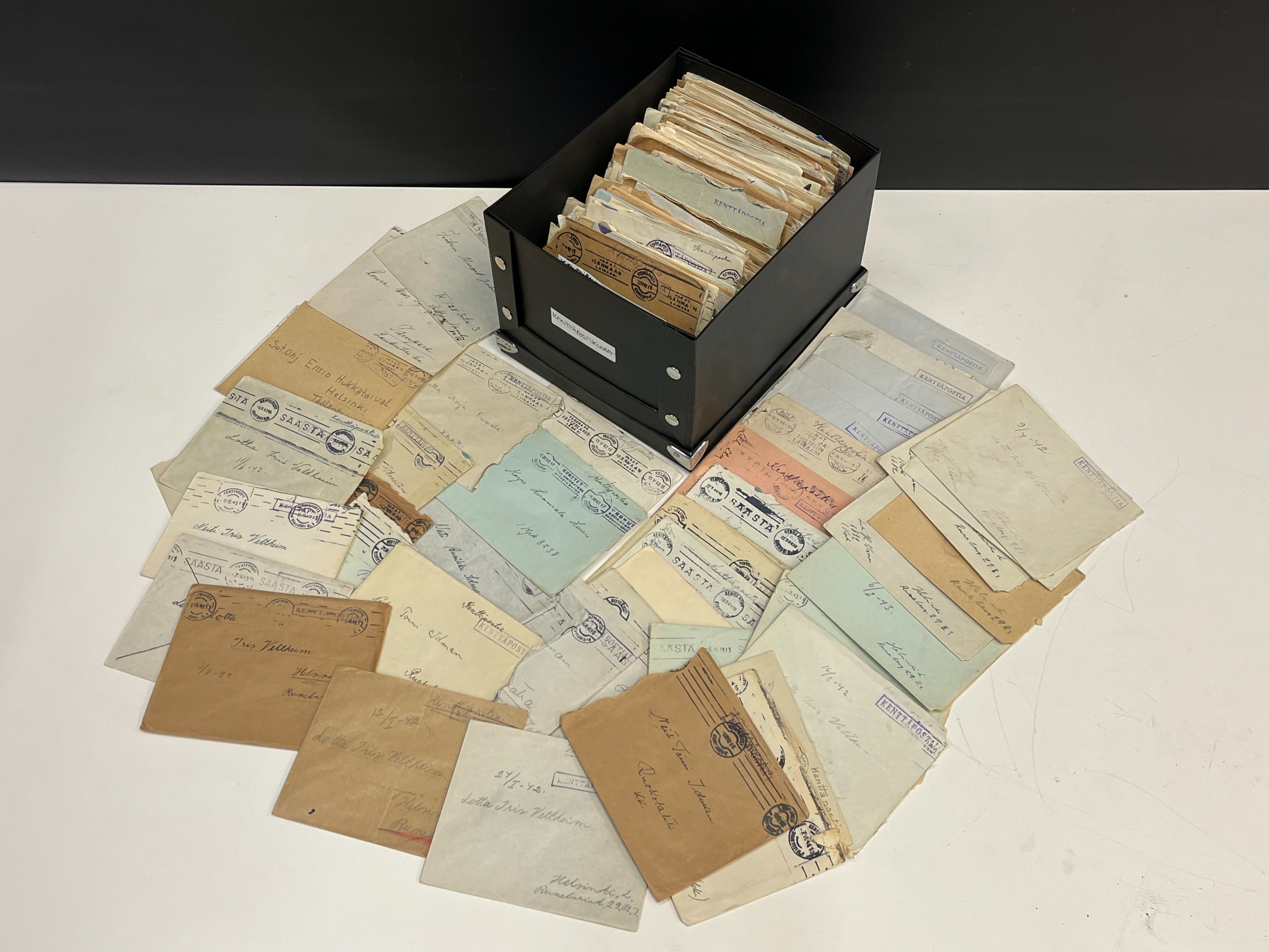 Kenttäpostikuoret - Huutokauppa Ekman