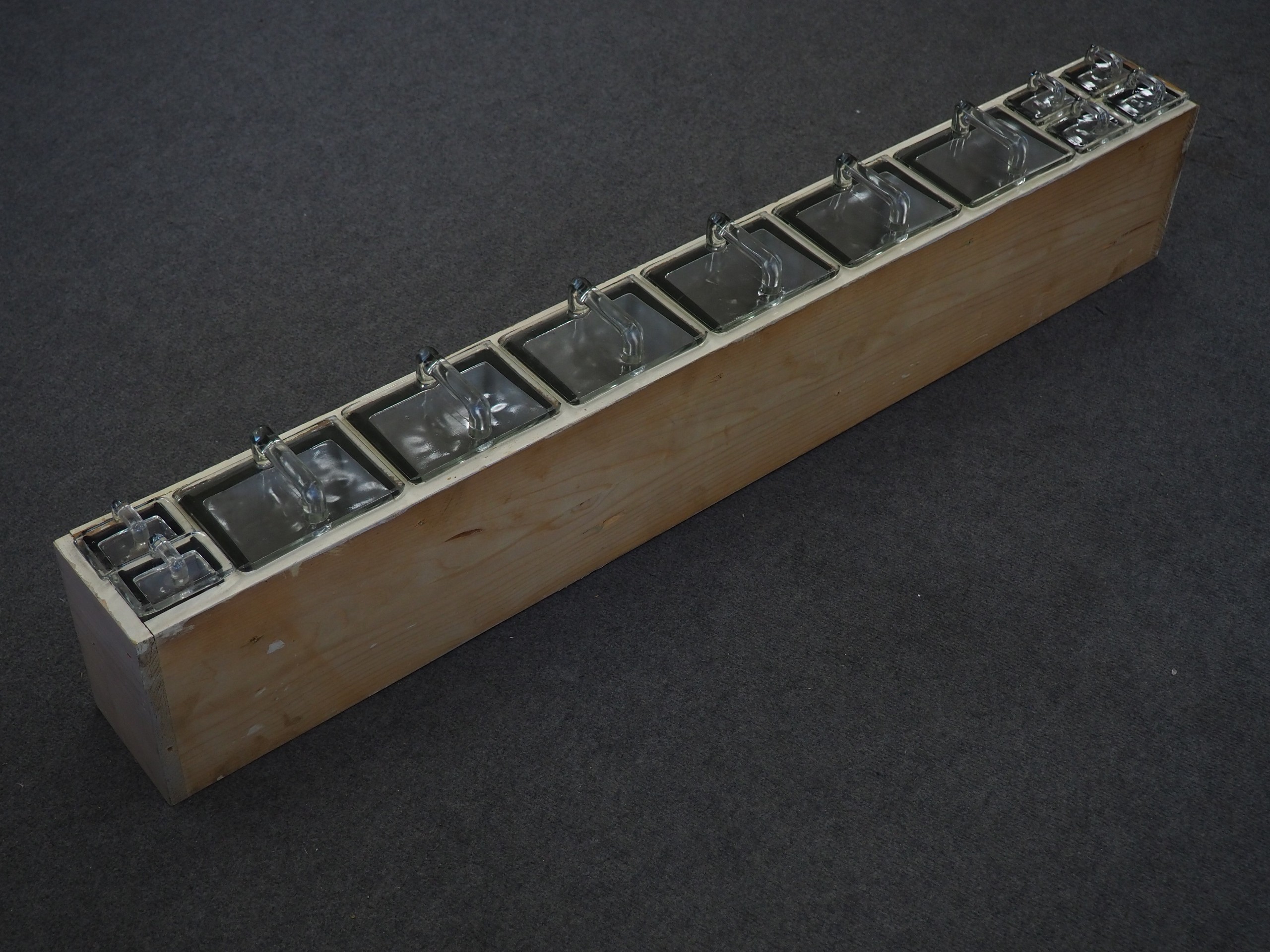 Lokerikko - Huutokauppa Ekman