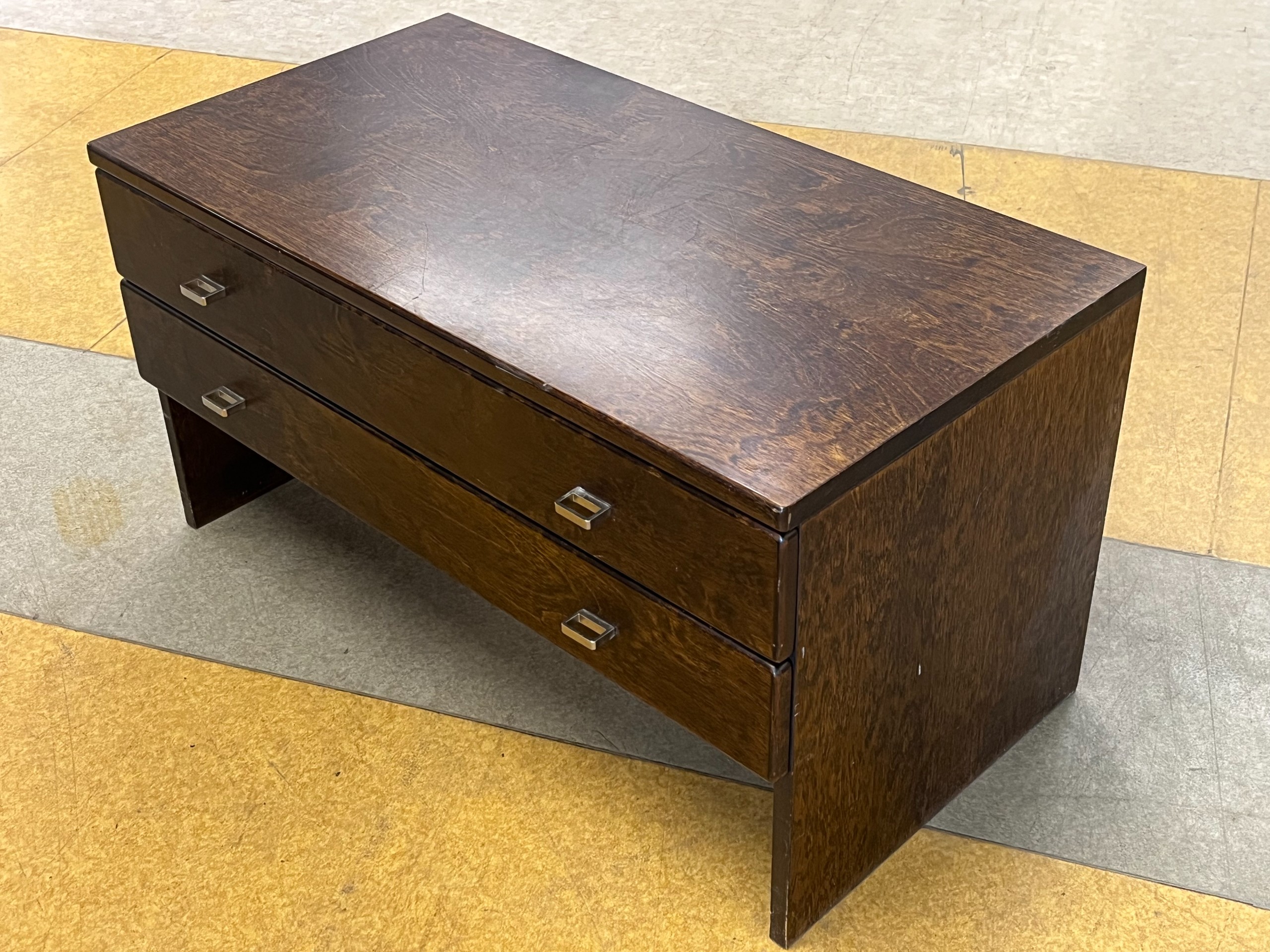 Lipasto - Huutokauppa Ekman