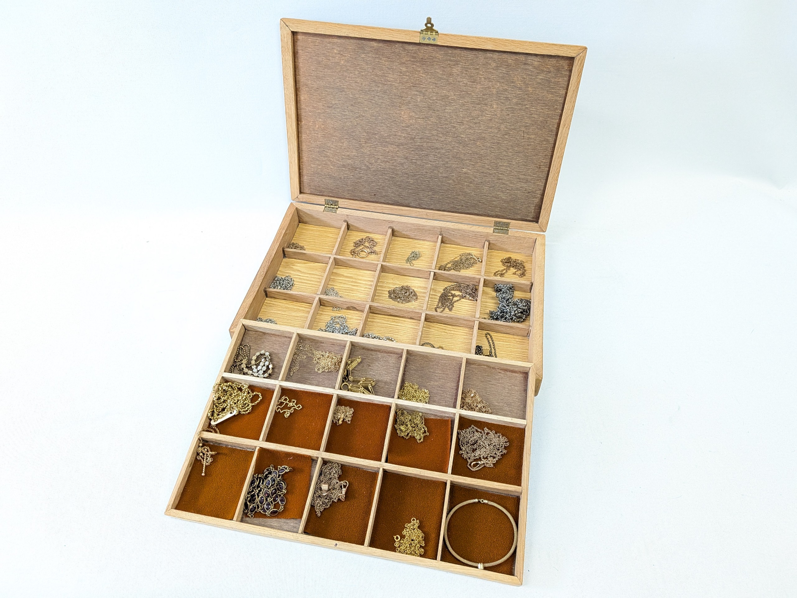 Korurasia - Huutokauppa Ekman